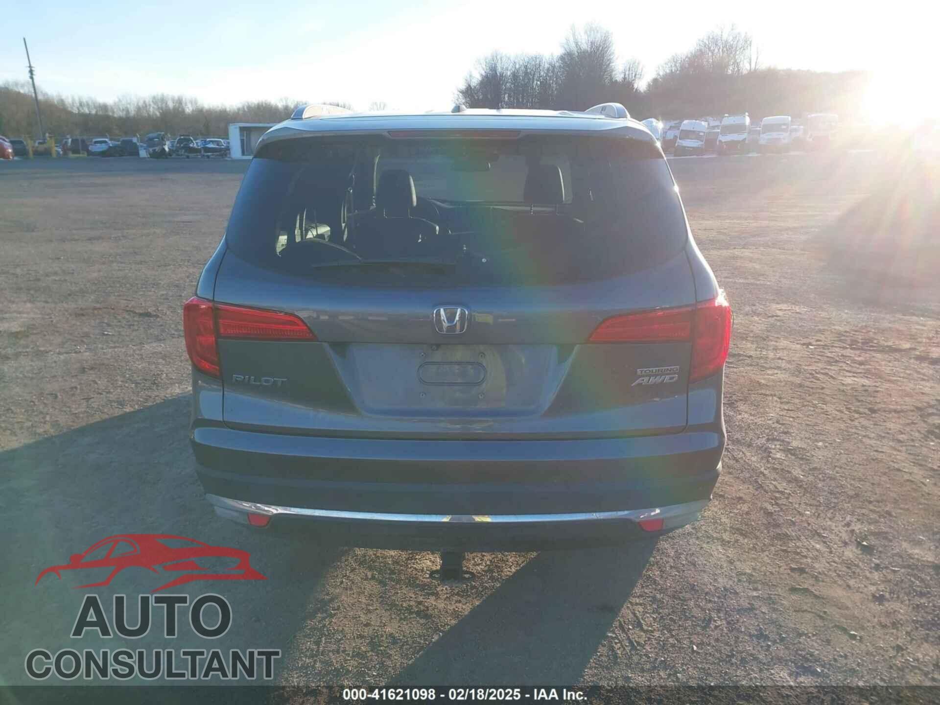 HONDA PILOT 2017 - 5FNYF6H94HB078642