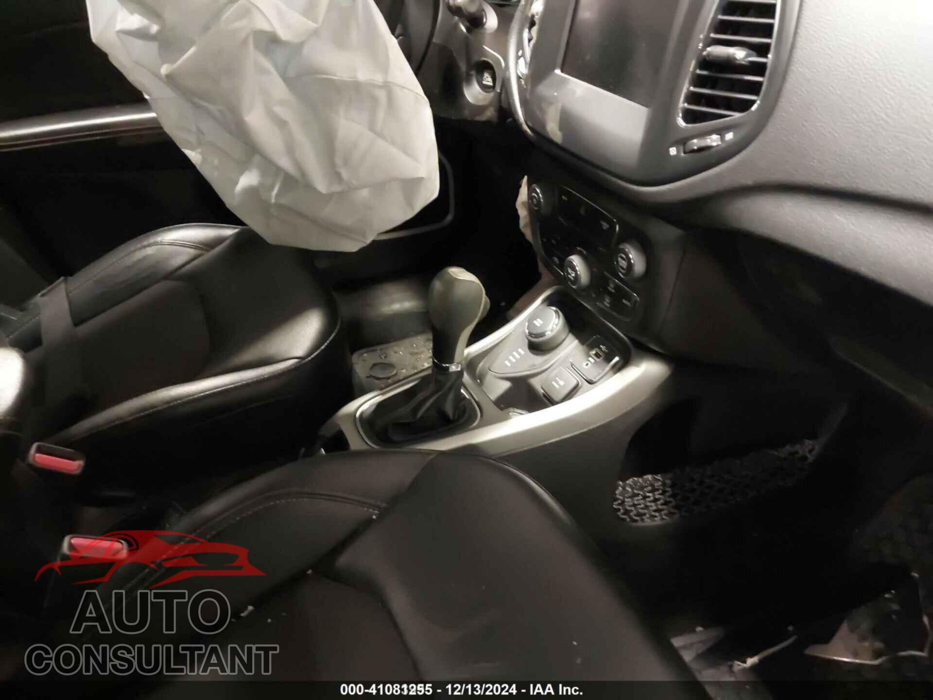 JEEP COMPASS 2020 - 3C4NJDBB7LT165043