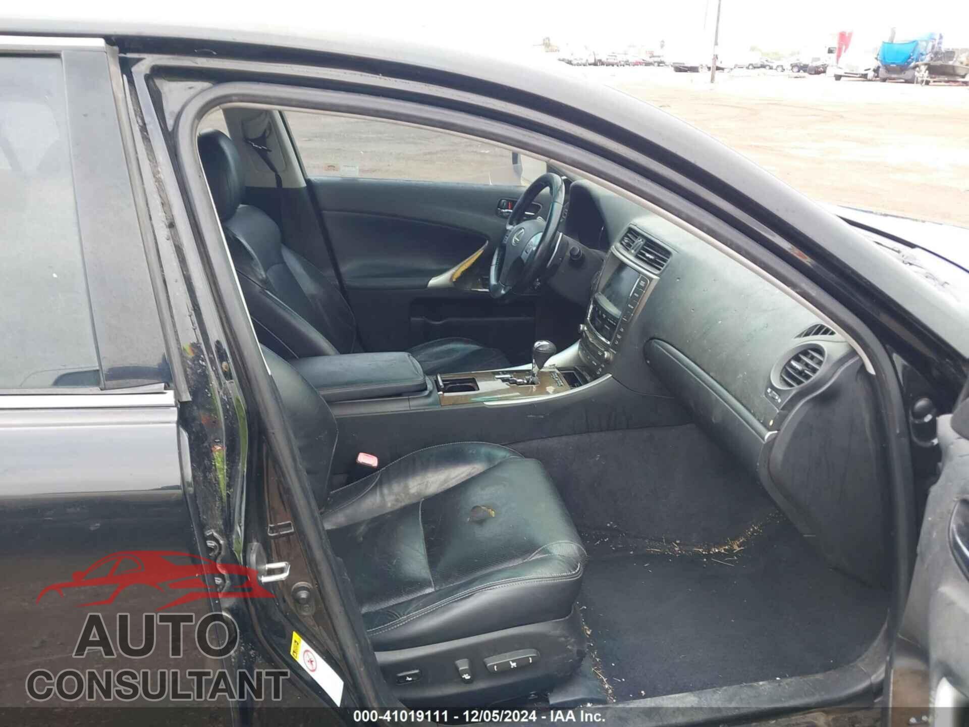 LEXUS IS 350 2011 - JTHBE5C22B5025331