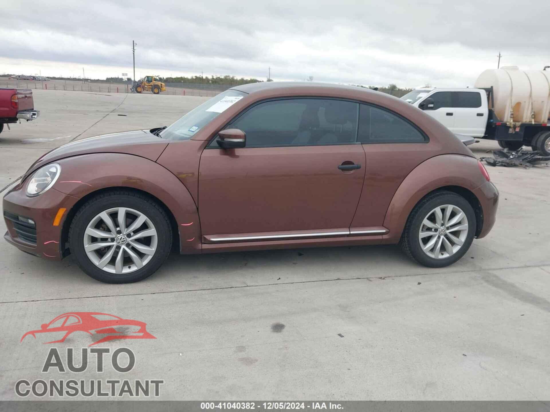 VOLKSWAGEN BEETLE 2017 - 3VWF17AT6HM624481