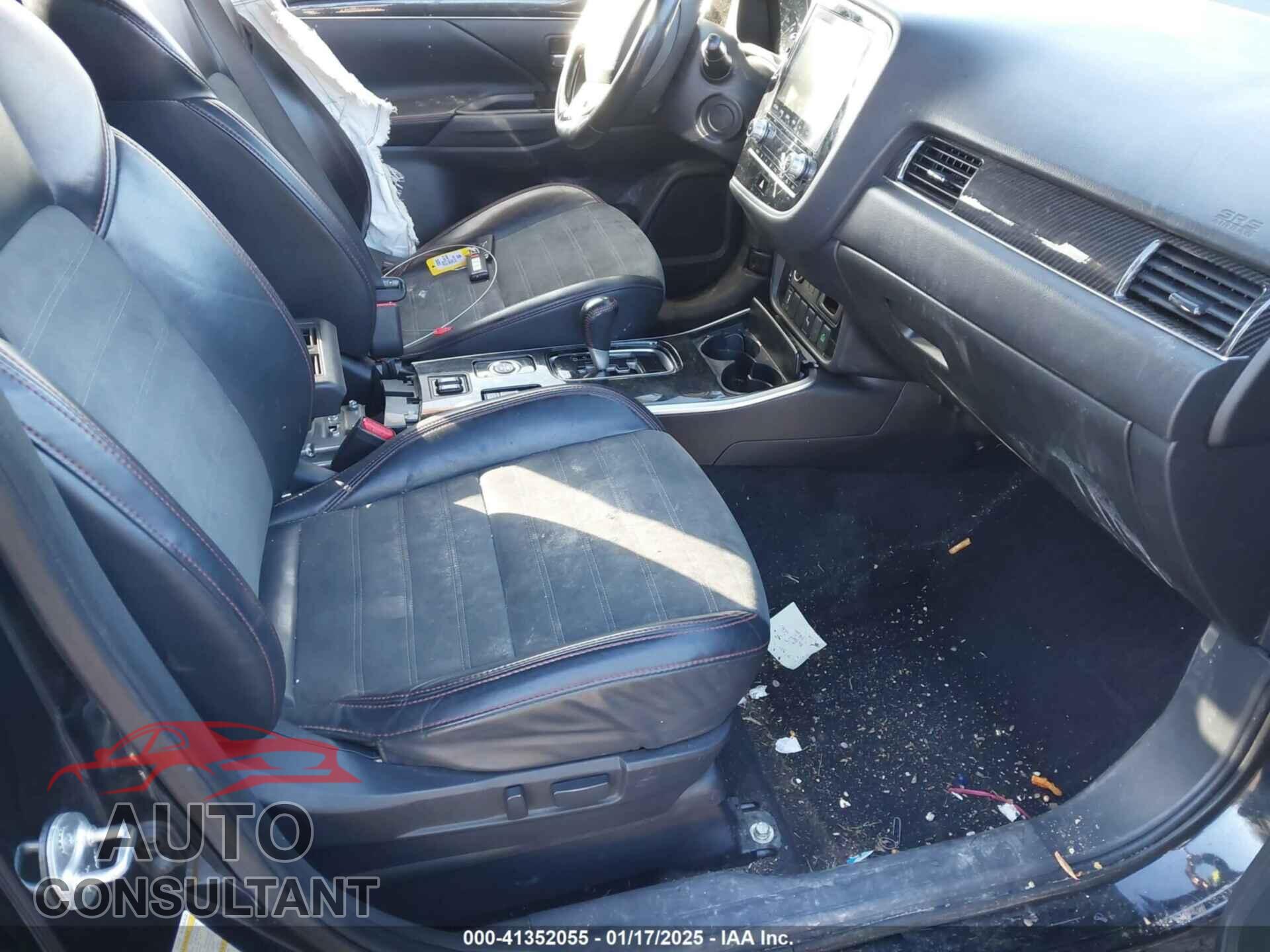 MITSUBISHI OUTLANDER 2020 - JA4AZ3A36LZ031803