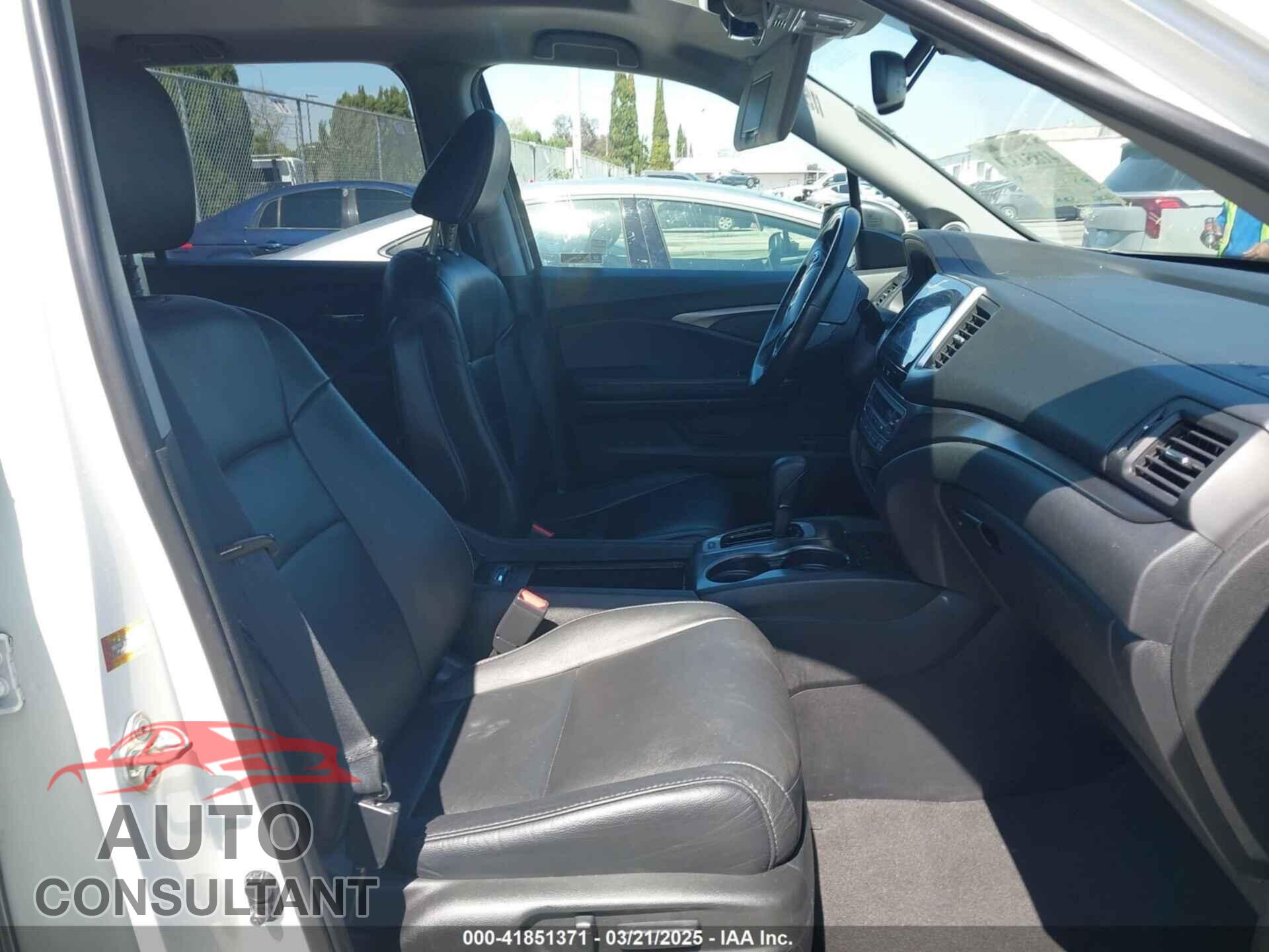 HONDA PILOT 2018 - 5FNYF5H61JB010109