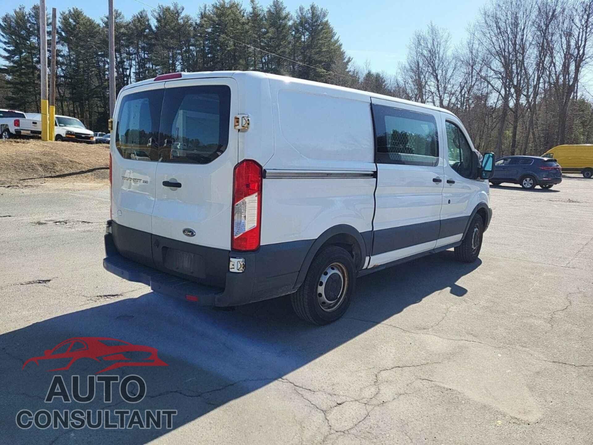 FORD TRANSIT-150 2017 - 1FTYE1YM0HKA82524