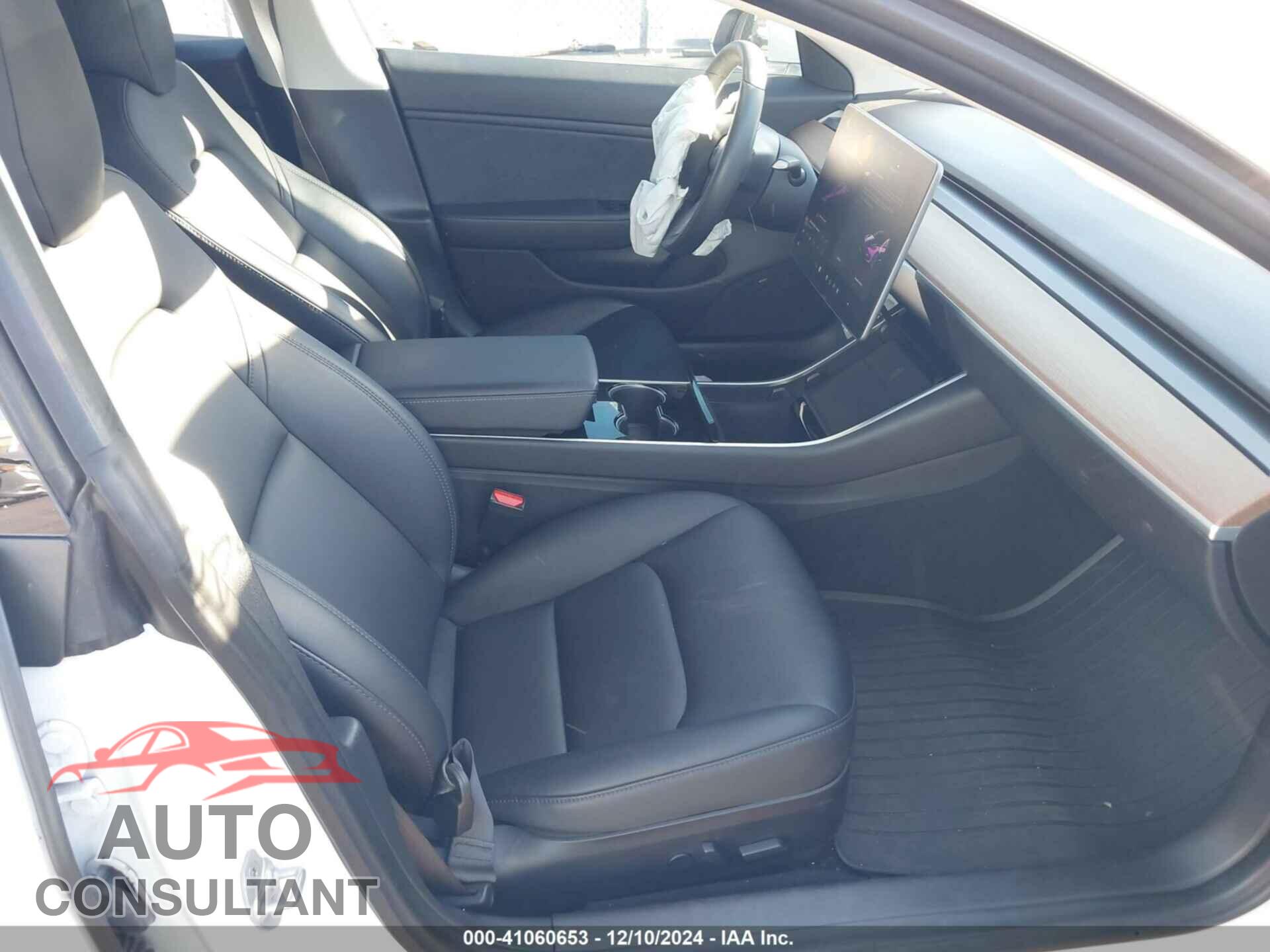 TESLA MODEL 3 2018 - 5YJ3E1EA9JF076096