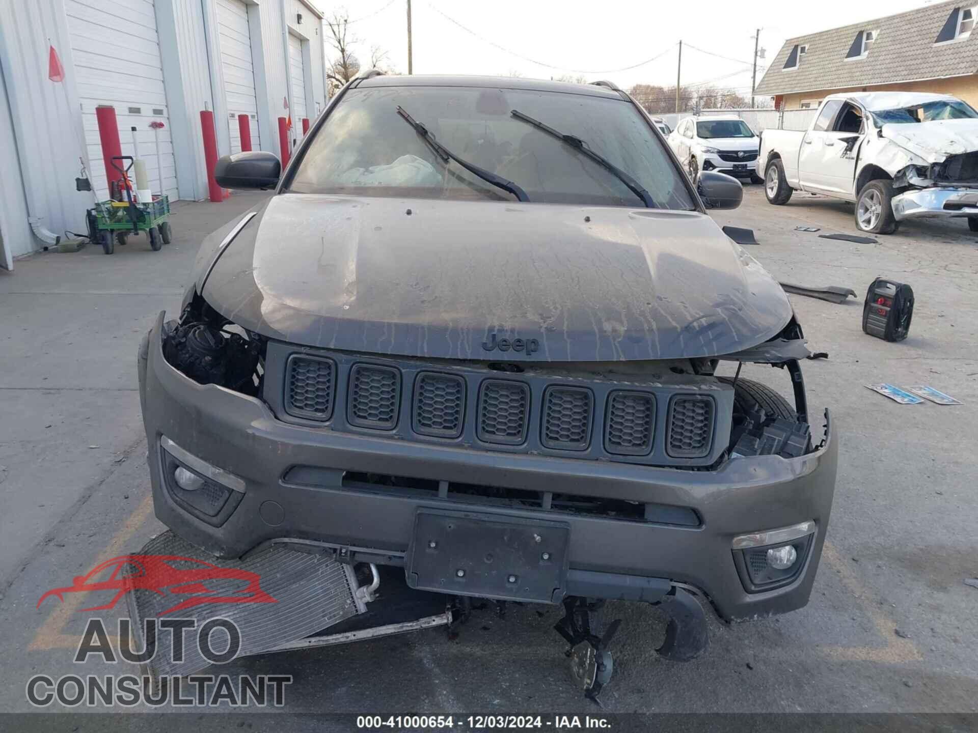 JEEP COMPASS 2019 - 3C4NJDBB6KT696958