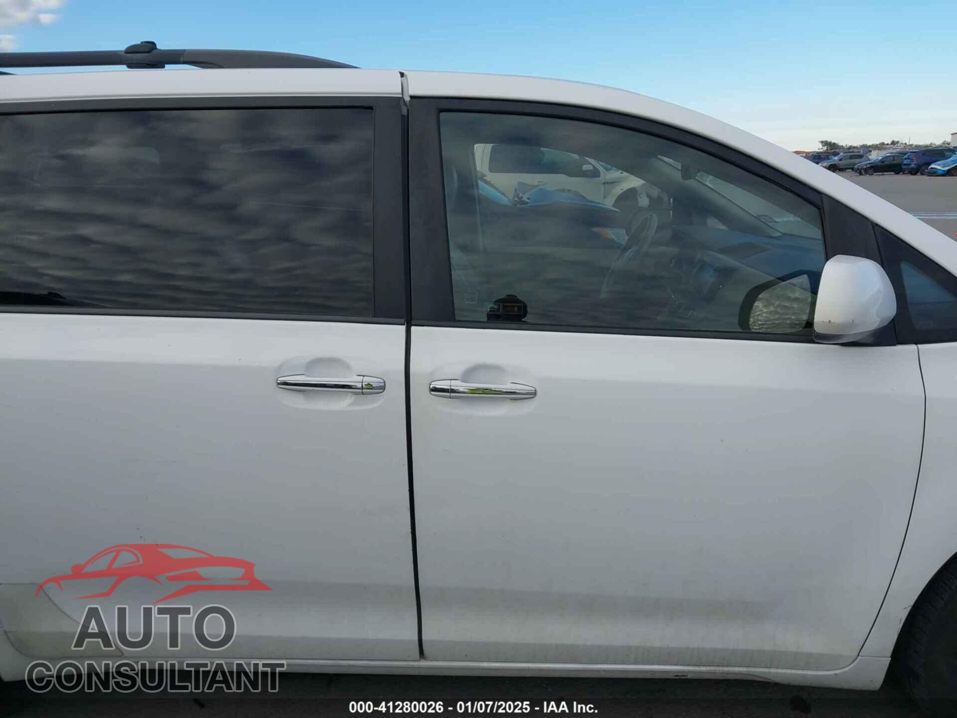 TOYOTA SIENNA 2011 - 5TDYK3DCXBS034868
