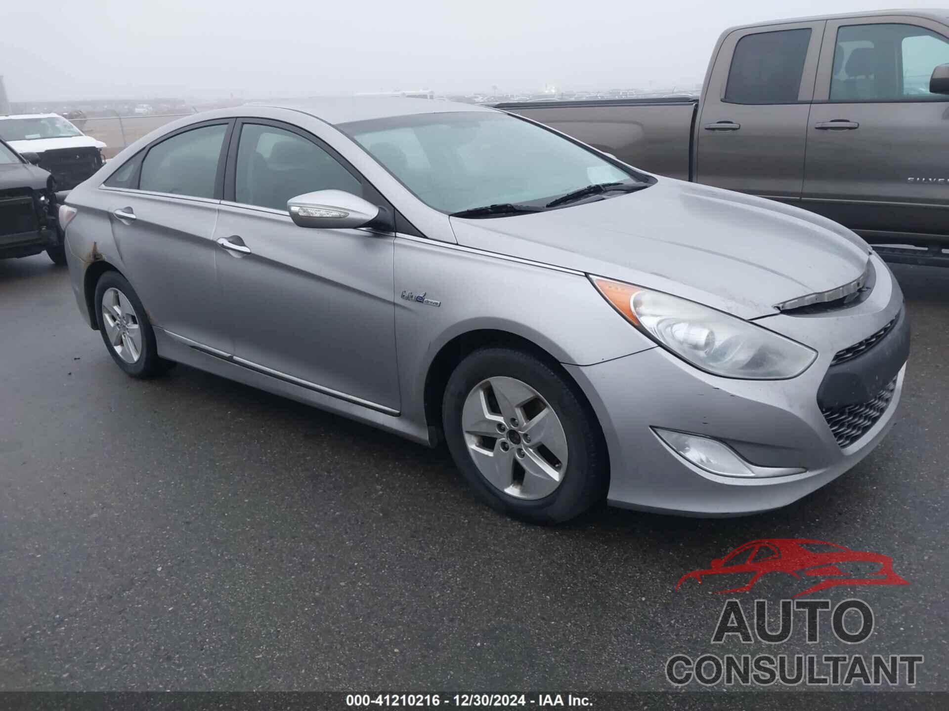 HYUNDAI SONATA 2012 - KMHEC4A44CA020302