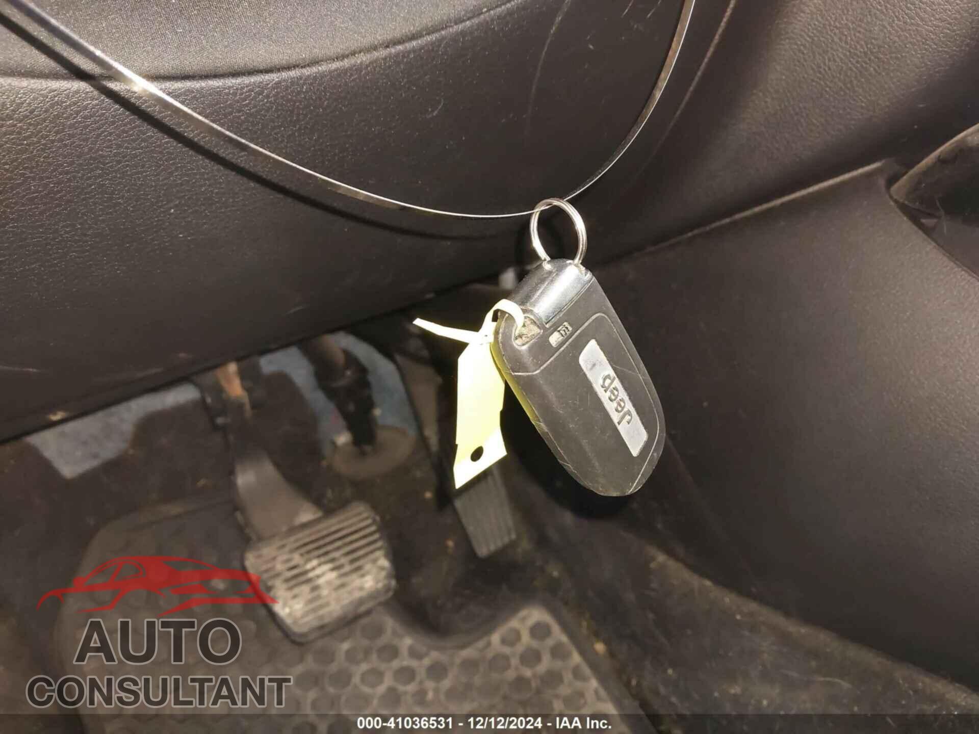 JEEP COMPASS 2018 - 3C4NJDBB6JT321036