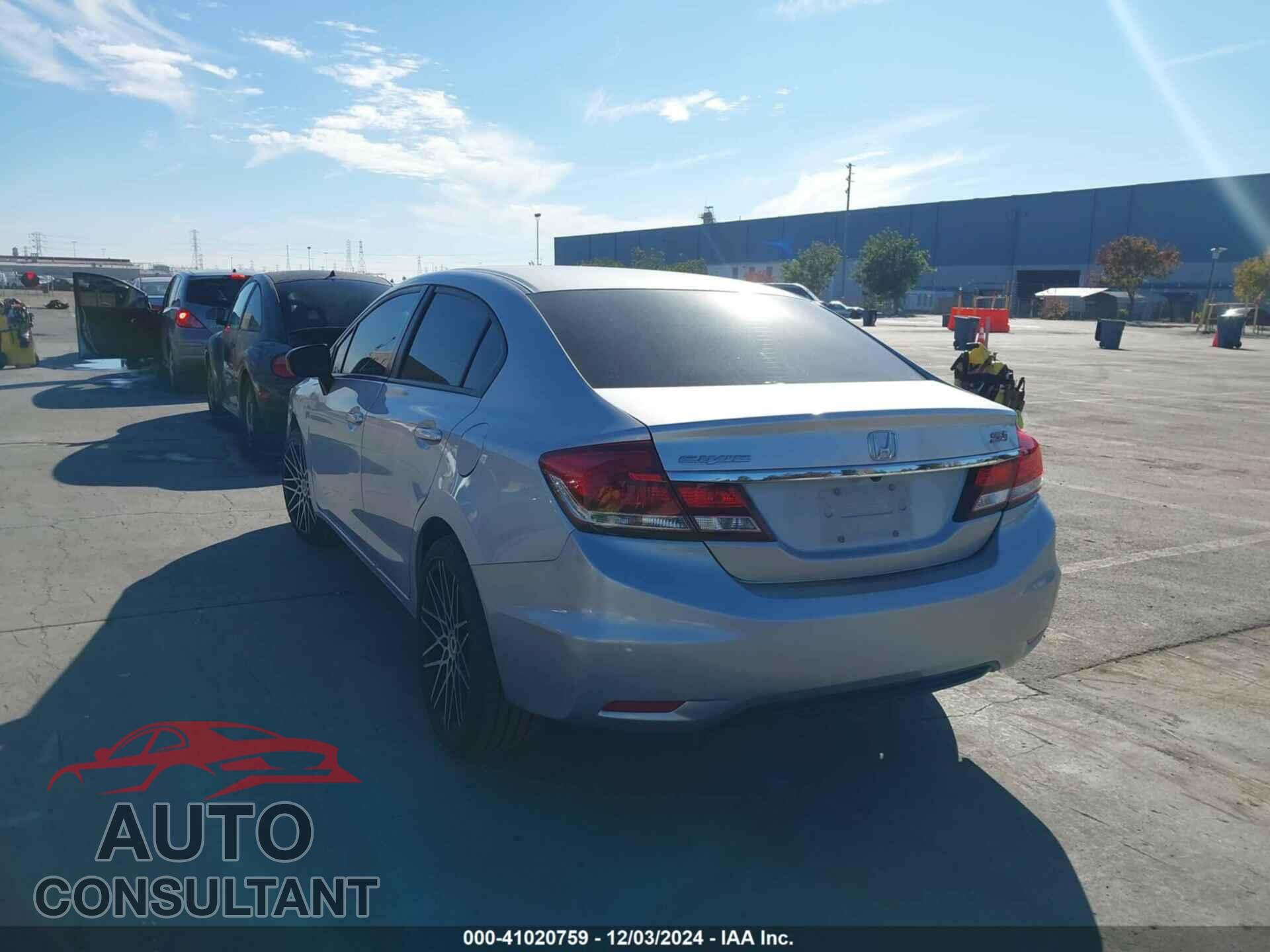 HONDA CIVIC 2015 - 2HGFB2E50FH519799