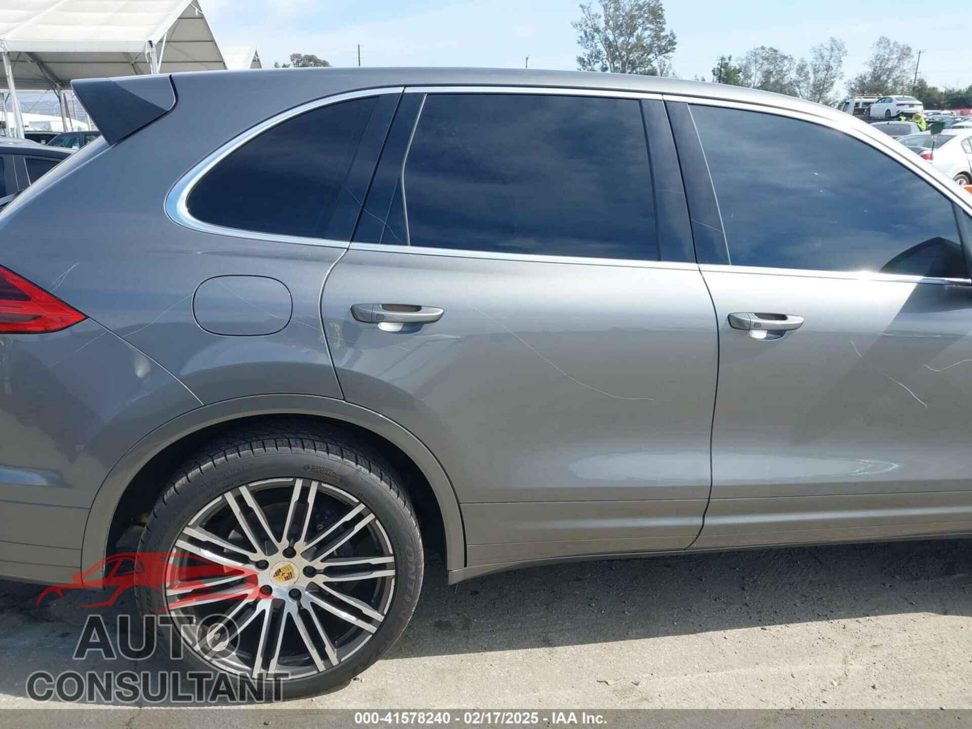 PORSCHE CAYENNE 2016 - WP1AA2A22GKA08076