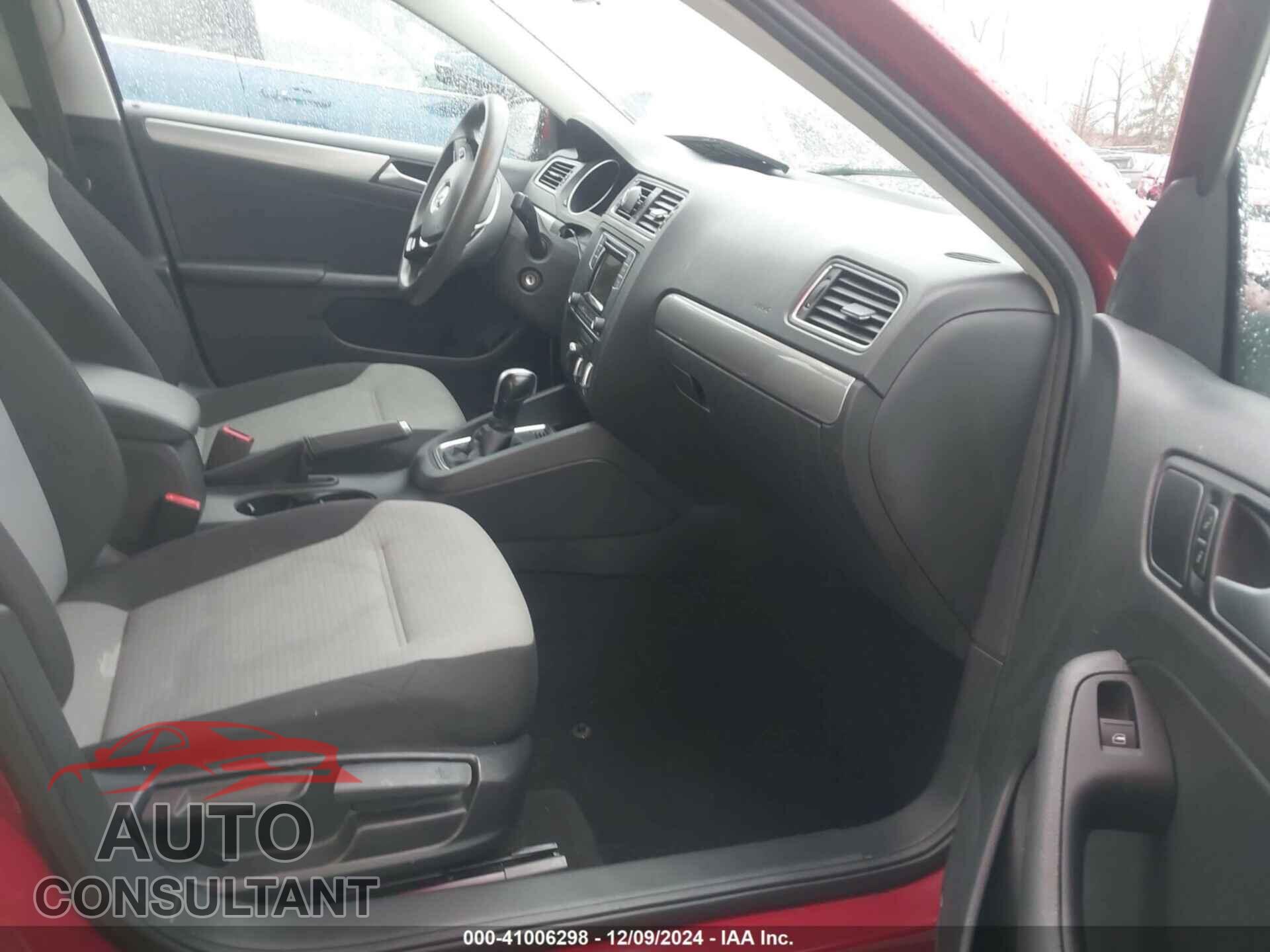 VOLKSWAGEN JETTA 2017 - 3VW2B7AJ2HM265902