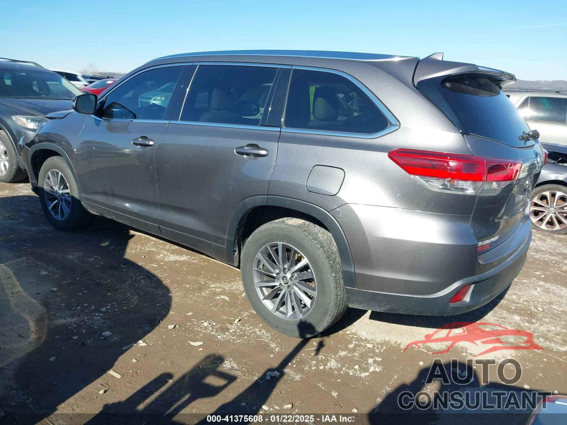 TOYOTA HIGHLANDER 2018 - 5TDKZRFH7JS540606