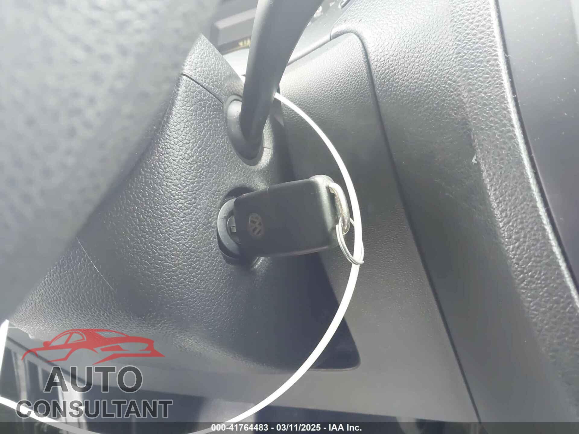 VOLKSWAGEN JETTA 2013 - 3VW2K7AJ2DM390392