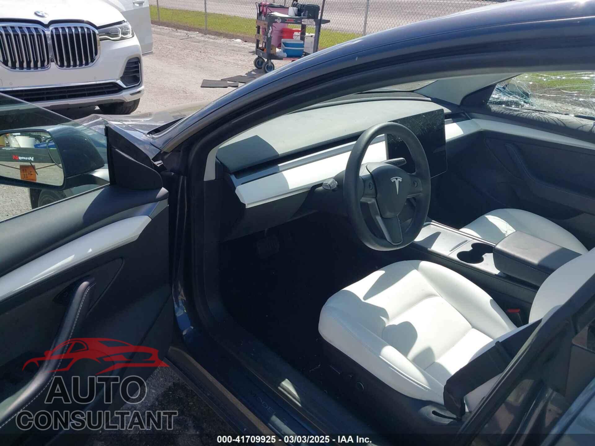 TESLA MODEL 3 2022 - 5YJ3E1EA9NF318424