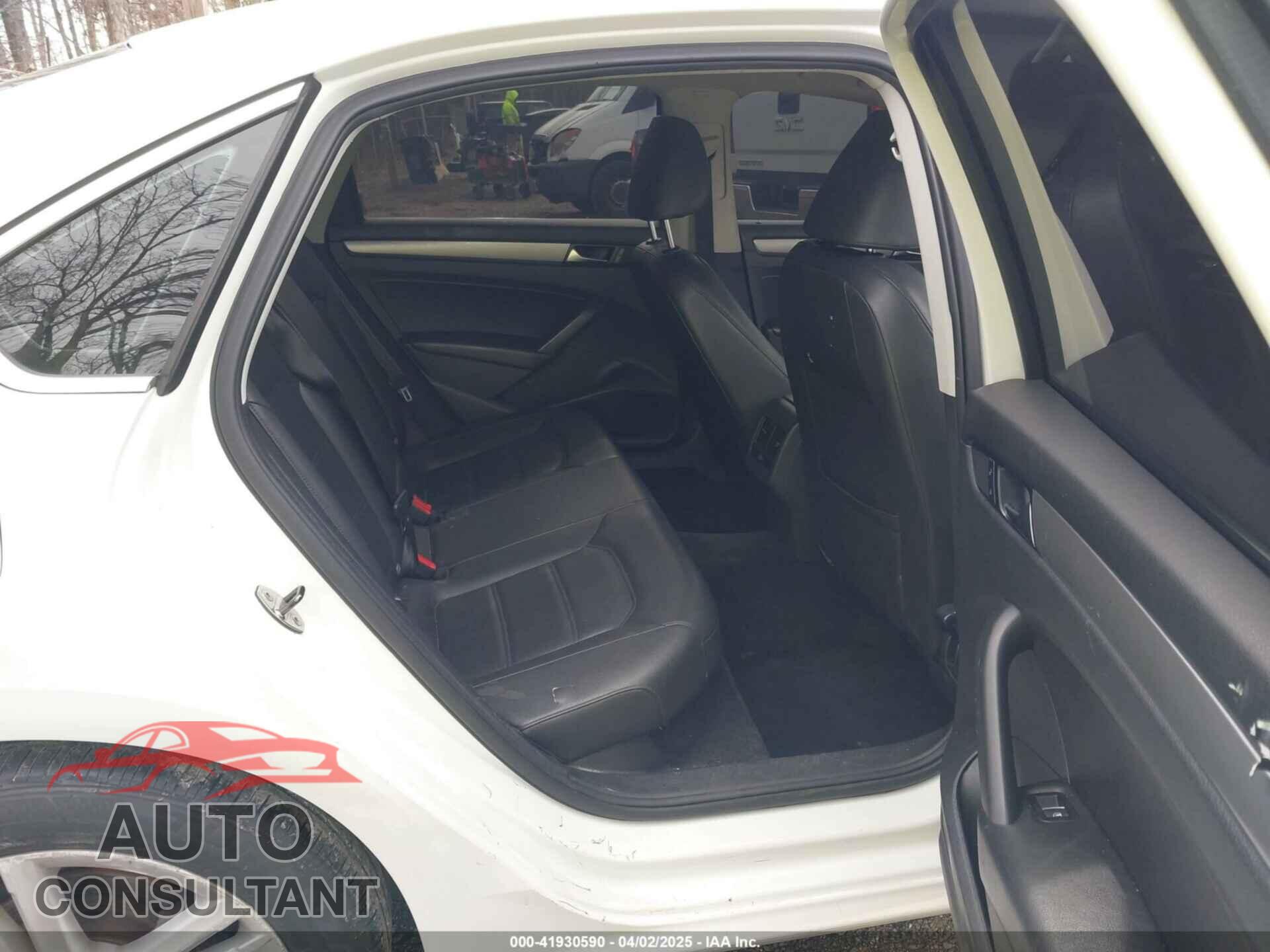 VOLKSWAGEN PASSAT 2014 - 1VWBP7A36EC018365