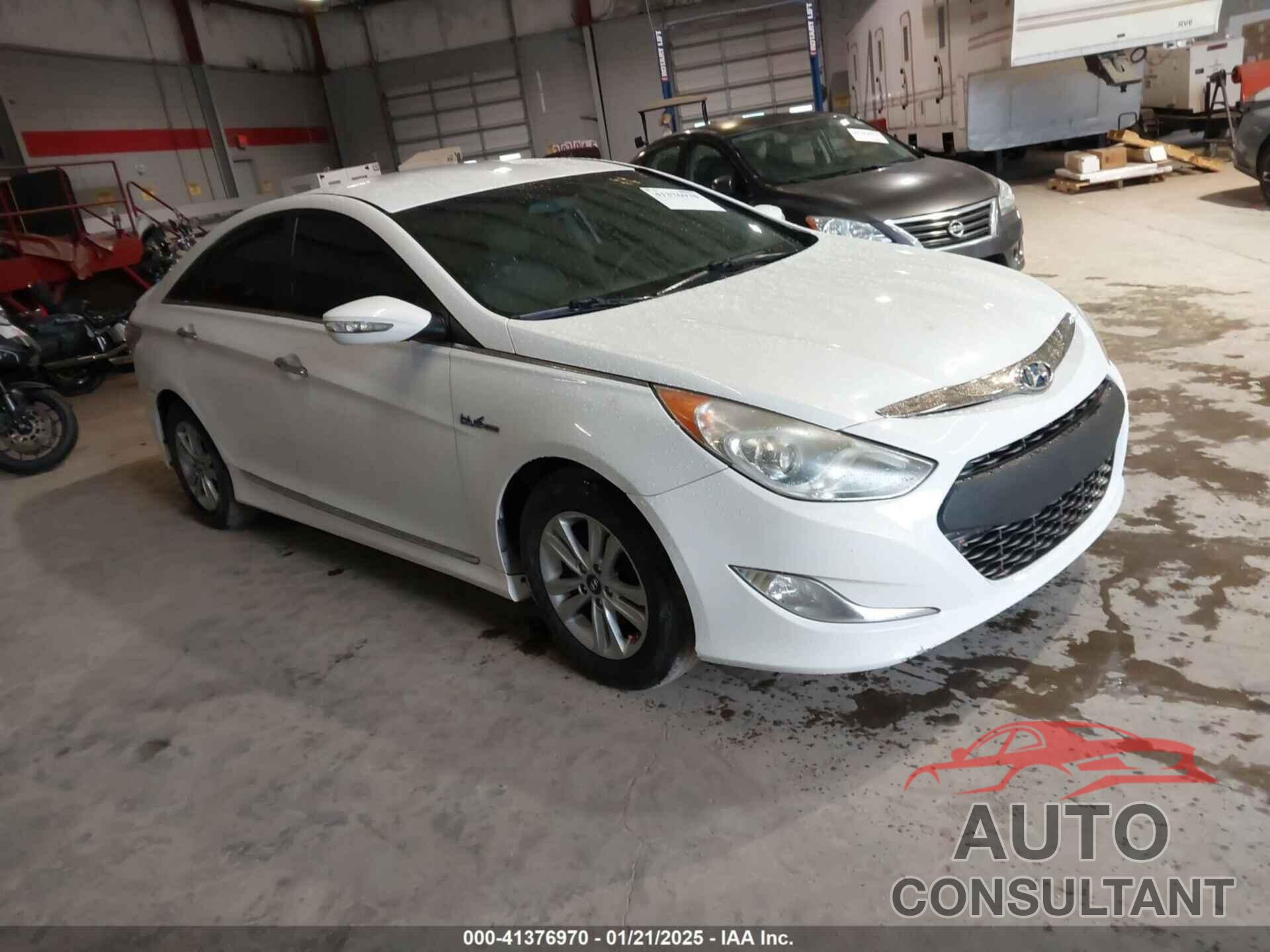 HYUNDAI SONATA HYBRID 2011 - KMHEC4A41BA008283