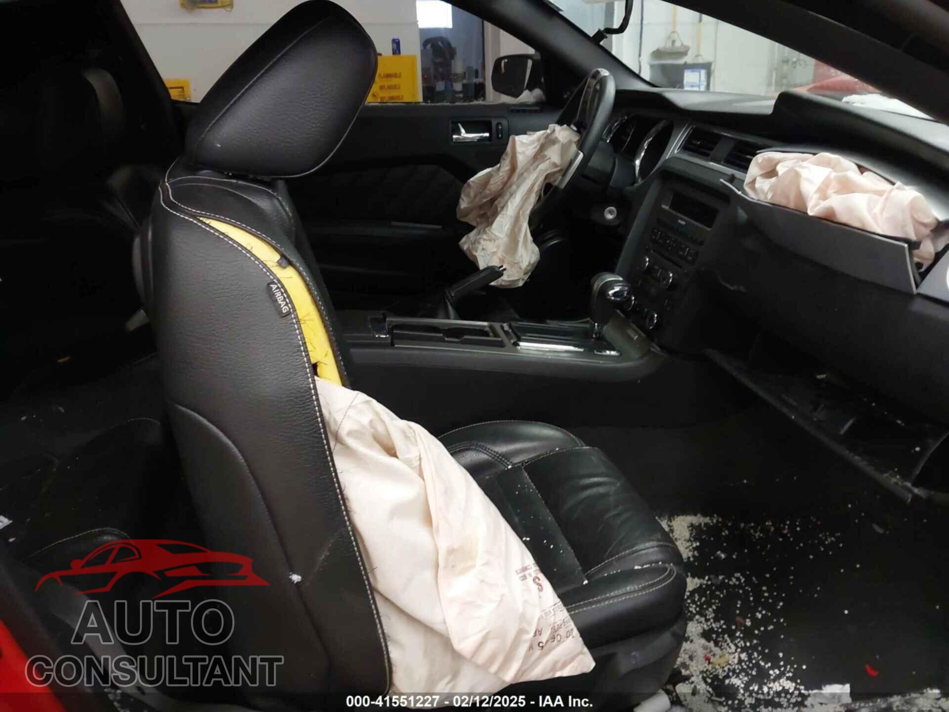 FORD MUSTANG 2011 - 1ZVBP8AM8B5138599