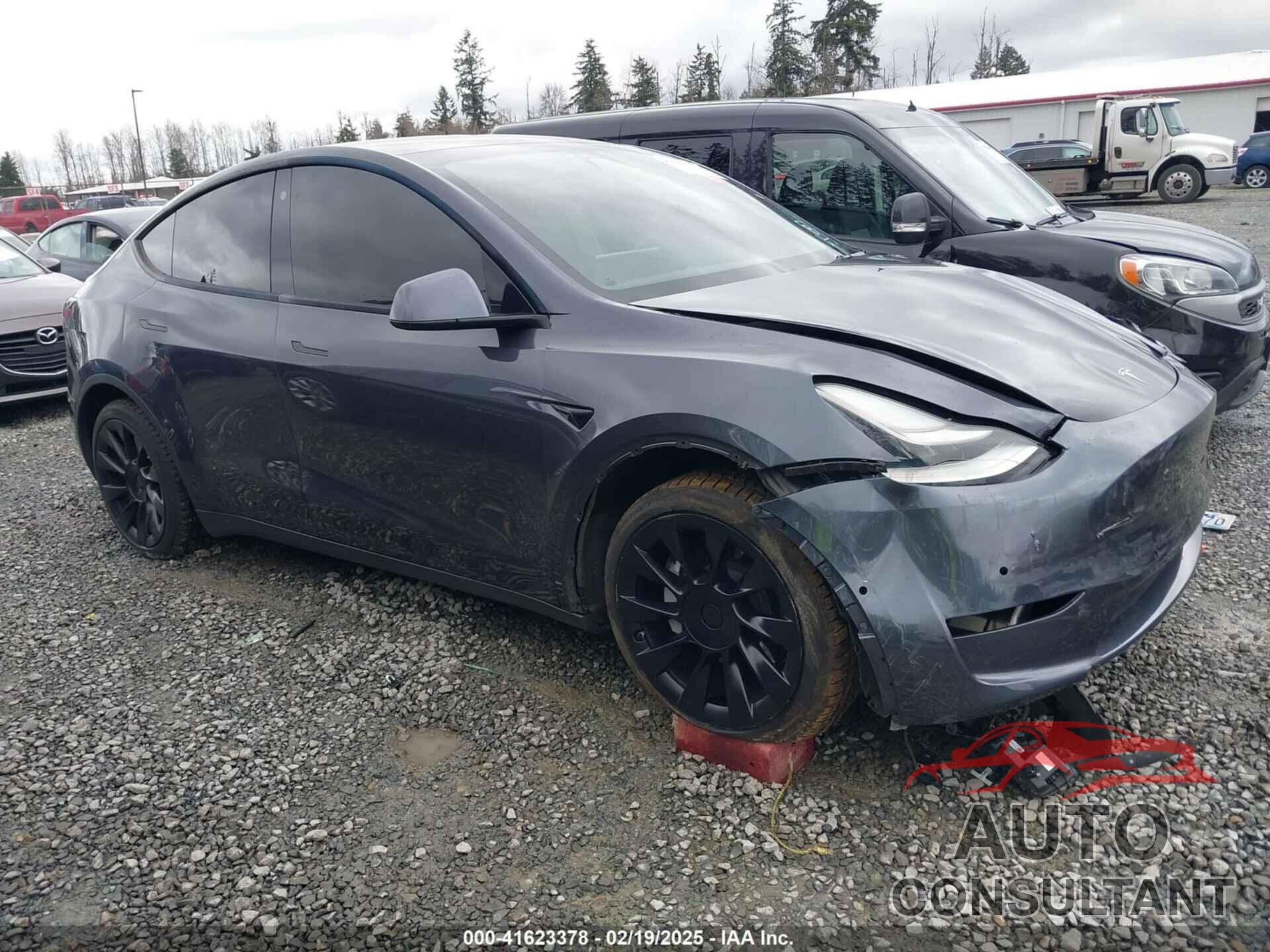 TESLA MODEL Y 2021 - 5YJYGAEE3MF155173