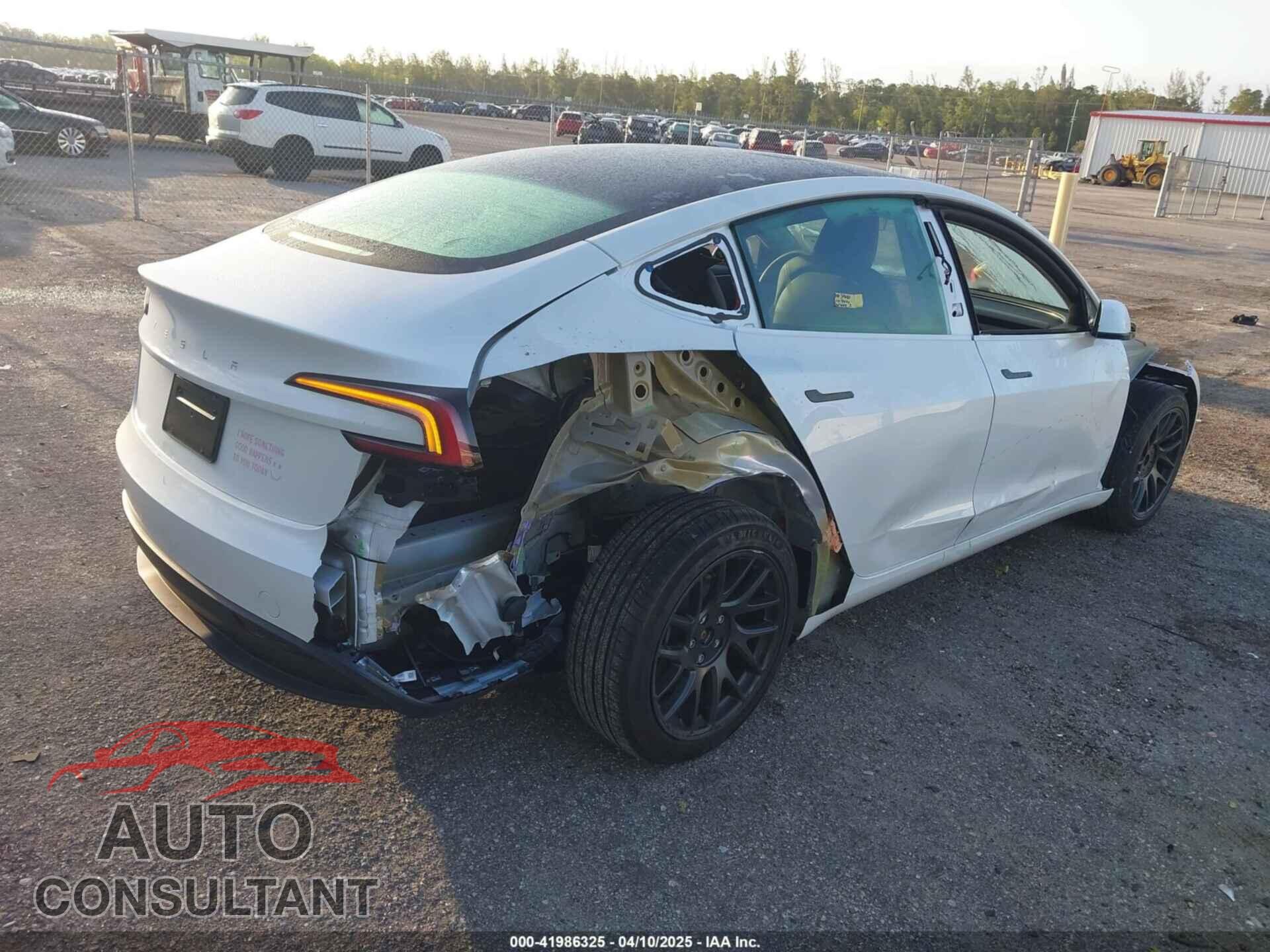 TESLA MODEL 3 2024 - 5YJ3E1EA8RF848616