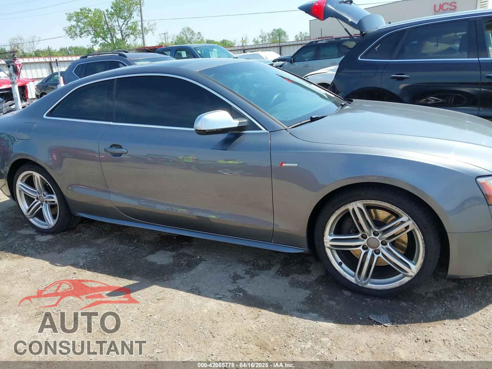 AUDI S5 2013 - WAUCGAFR8DA039713