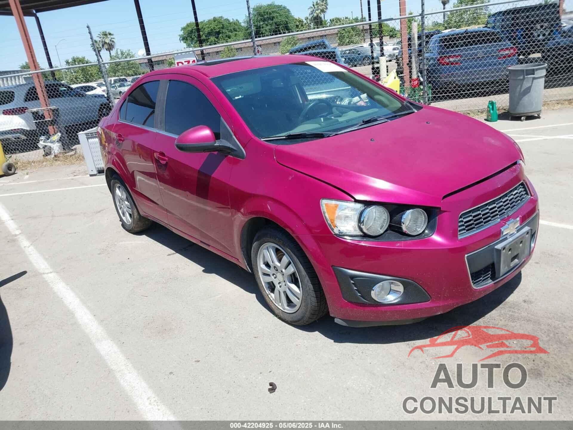 CHEVROLET SONIC 2014 - 1G1JC5SH7E4121869