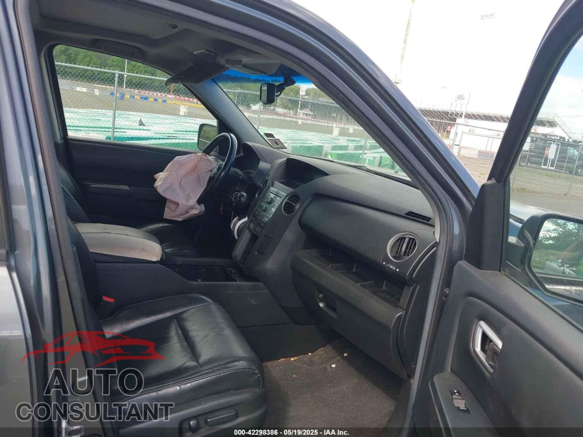 HONDA PILOT 2011 - 5FNYF4H59BB091184