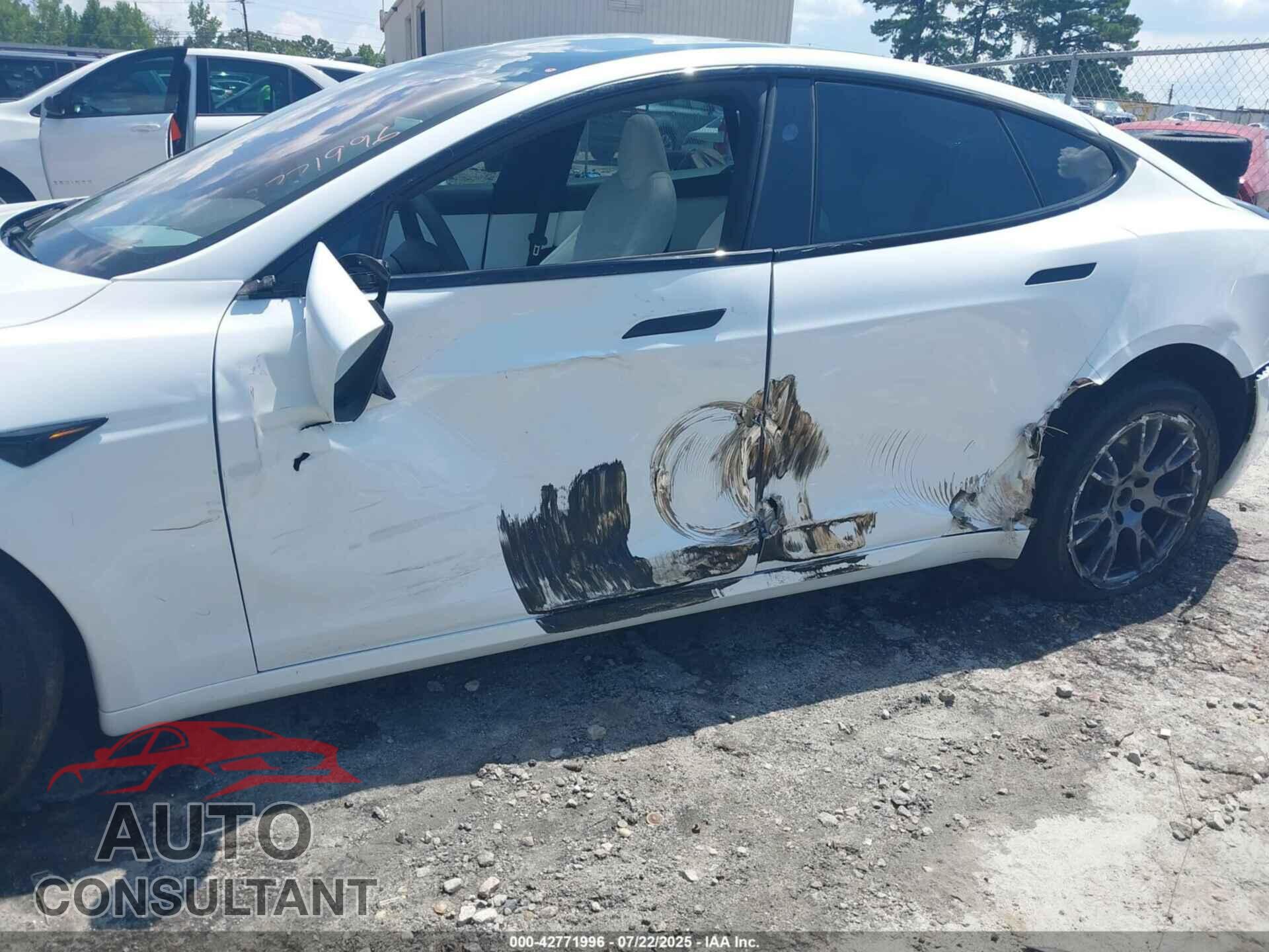 TESLA MODEL S 2023 - 5YJSA1E5XPF522016