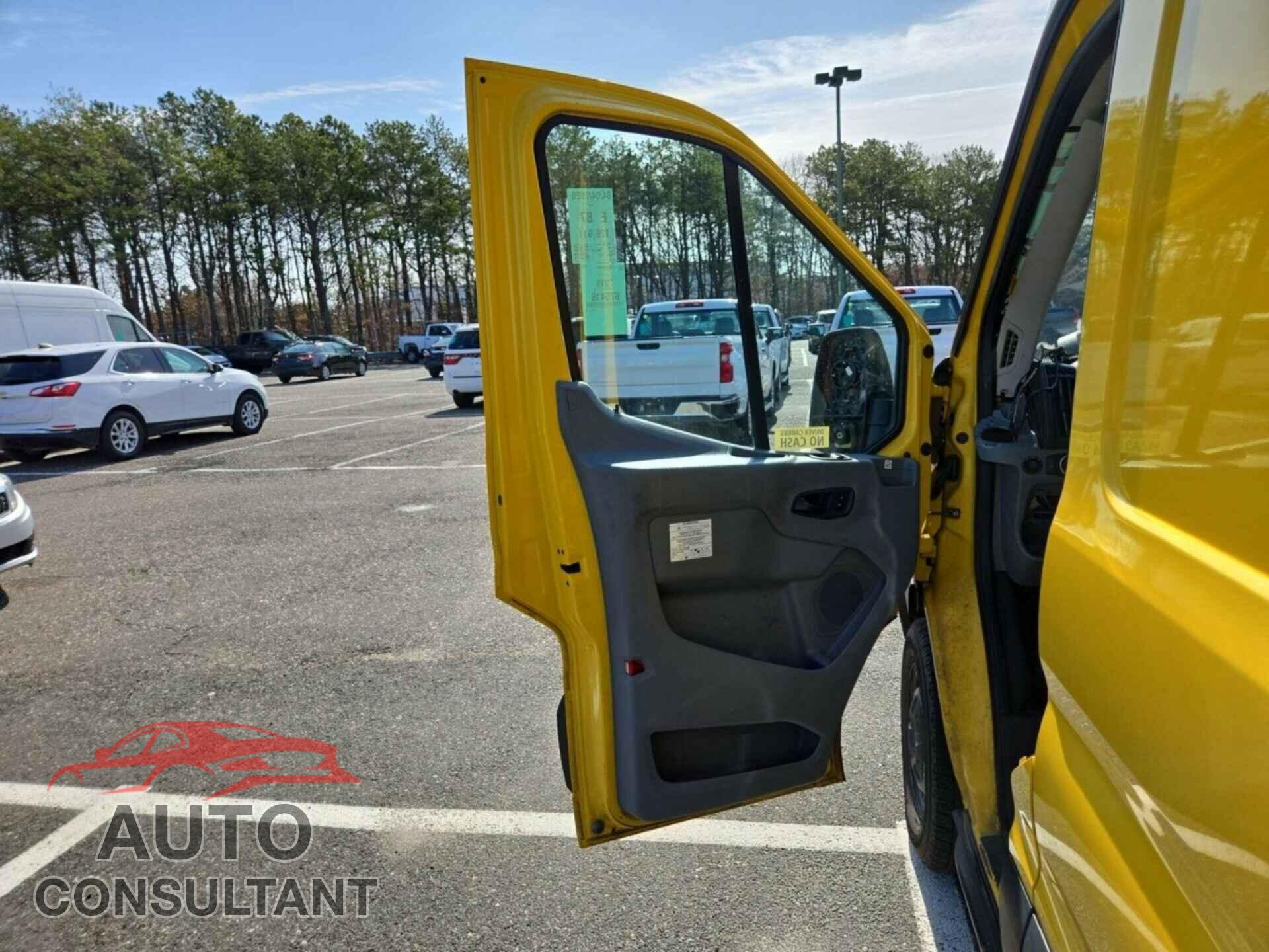 FORD TRANSIT 2019 - 1FTYR3XM9KKA24887