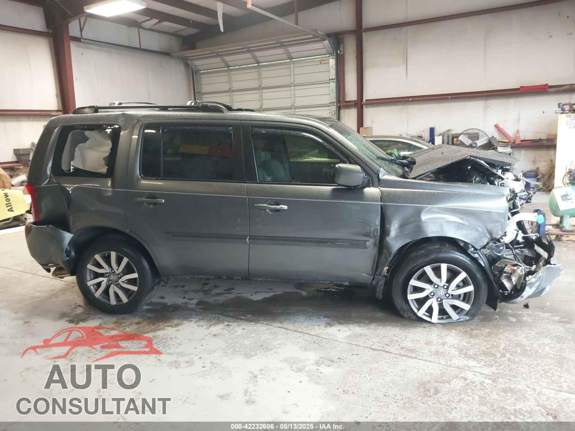 HONDA PILOT 2011 - 5FNYF4H58BB005847