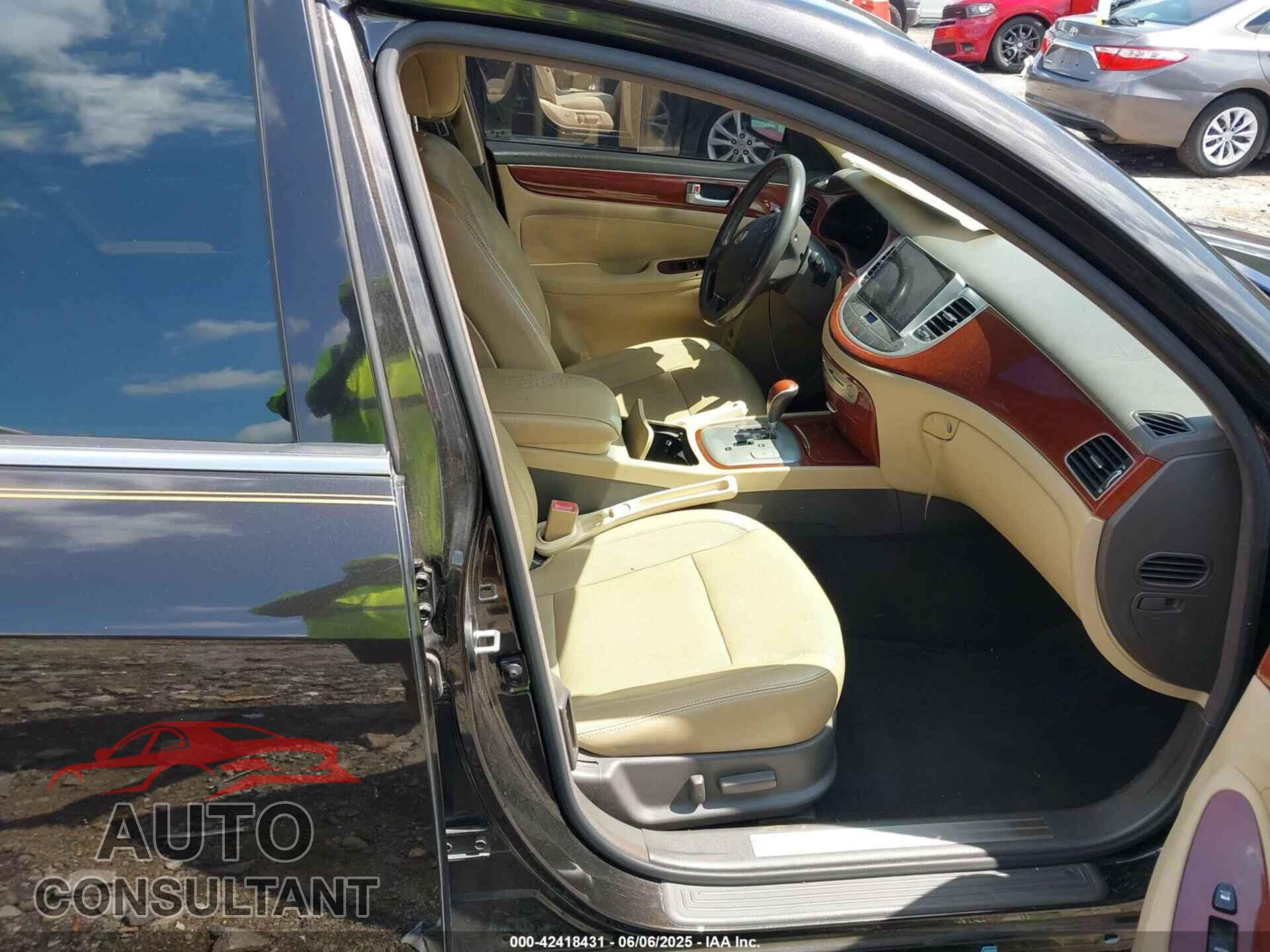 HYUNDAI GENESIS 2013 - KMHGC4DD2DU246357