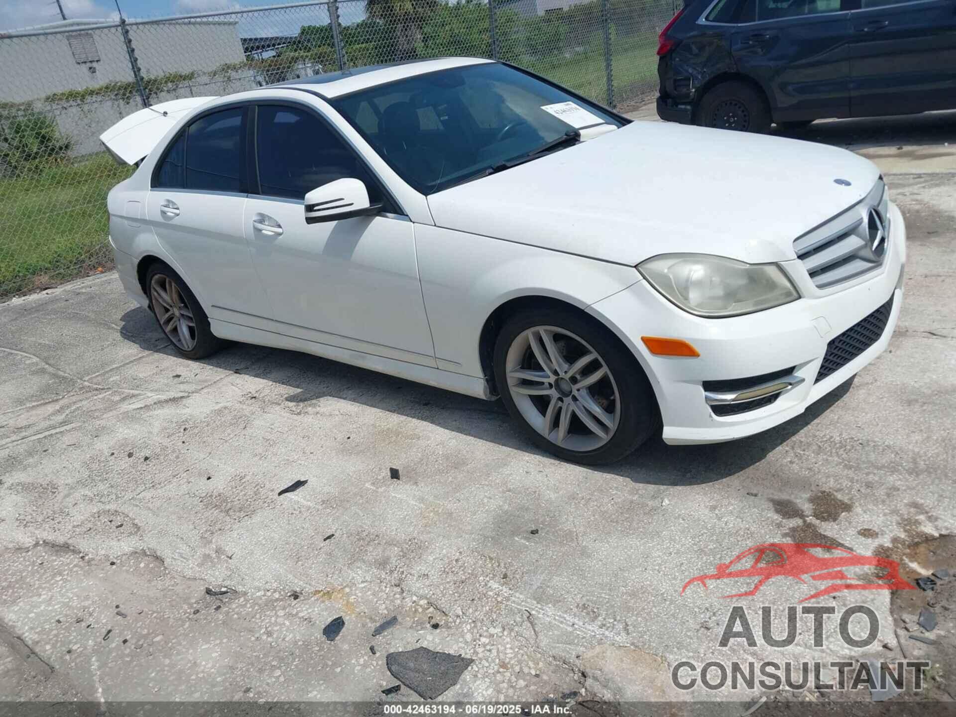 MERCEDES-BENZ C 250 2014 - WDDGF4HB2EA963886