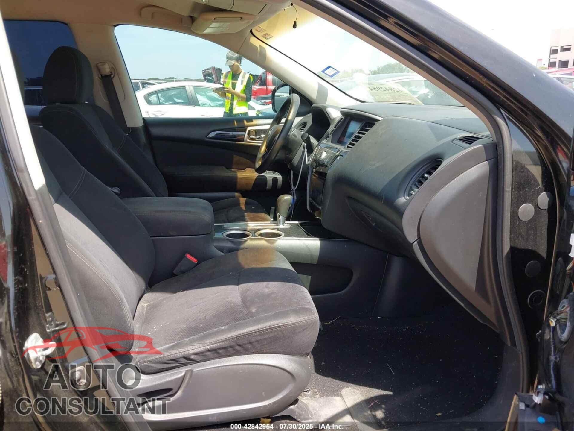 NISSAN PATHFINDER 2013 - 5N1AR2MN3DC633927