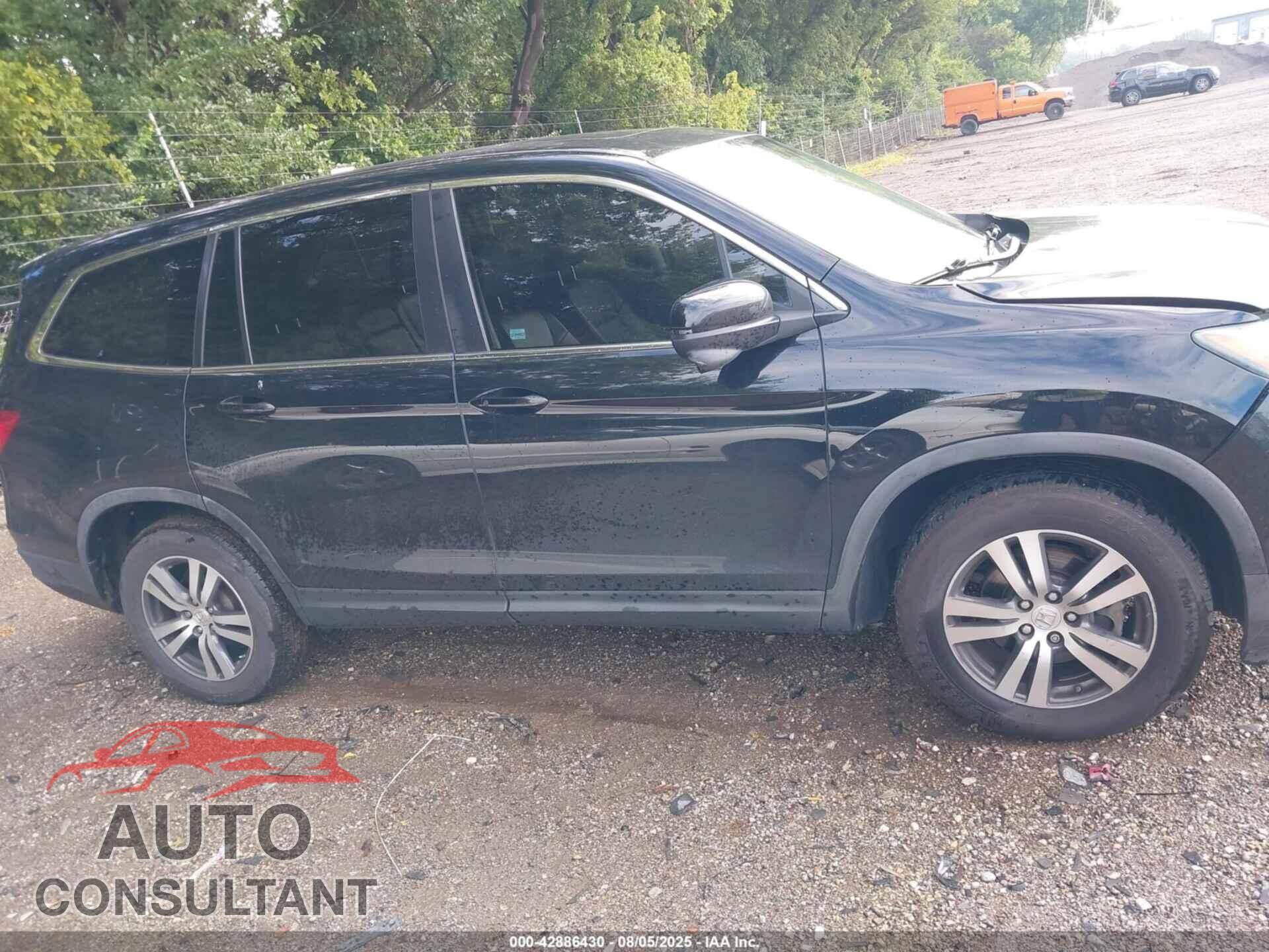 HONDA PILOT 2017 - 5FNYF6H70HB019974