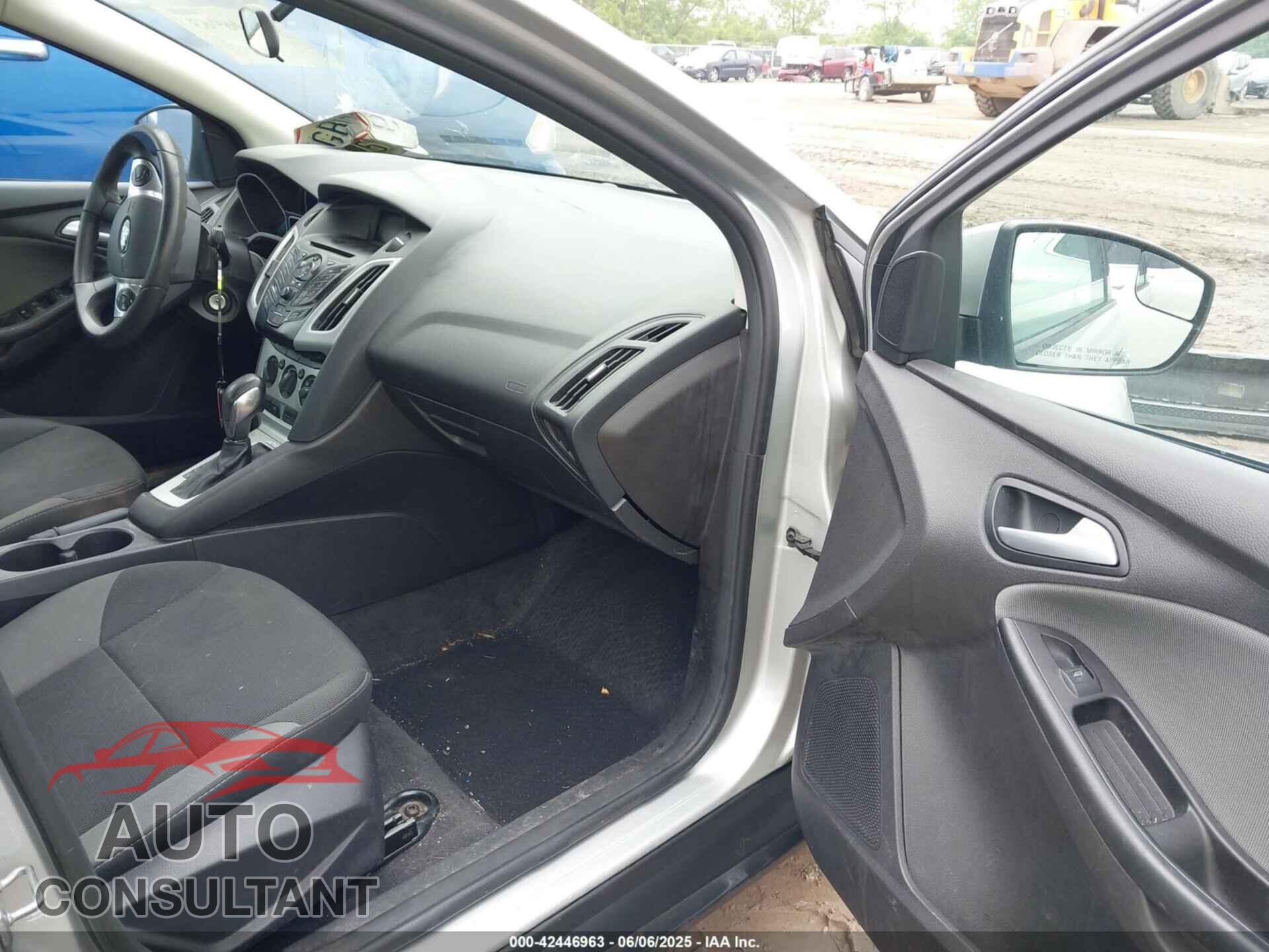 FORD FOCUS 2014 - 1FADP3F24EL181753