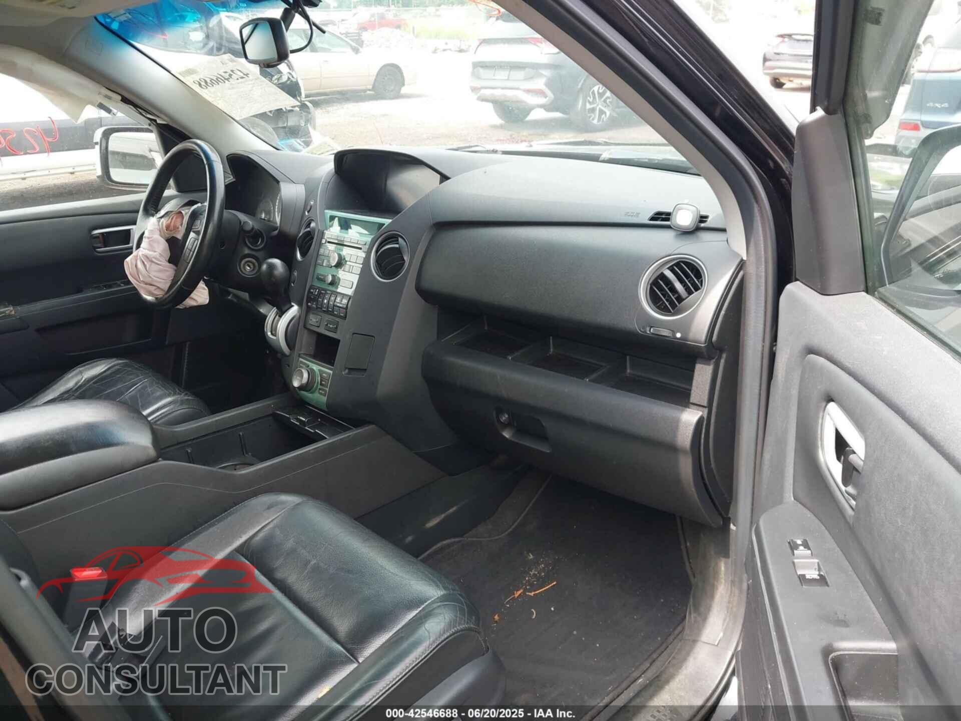 HONDA PILOT 2010 - 5FNYF4H84AB005711