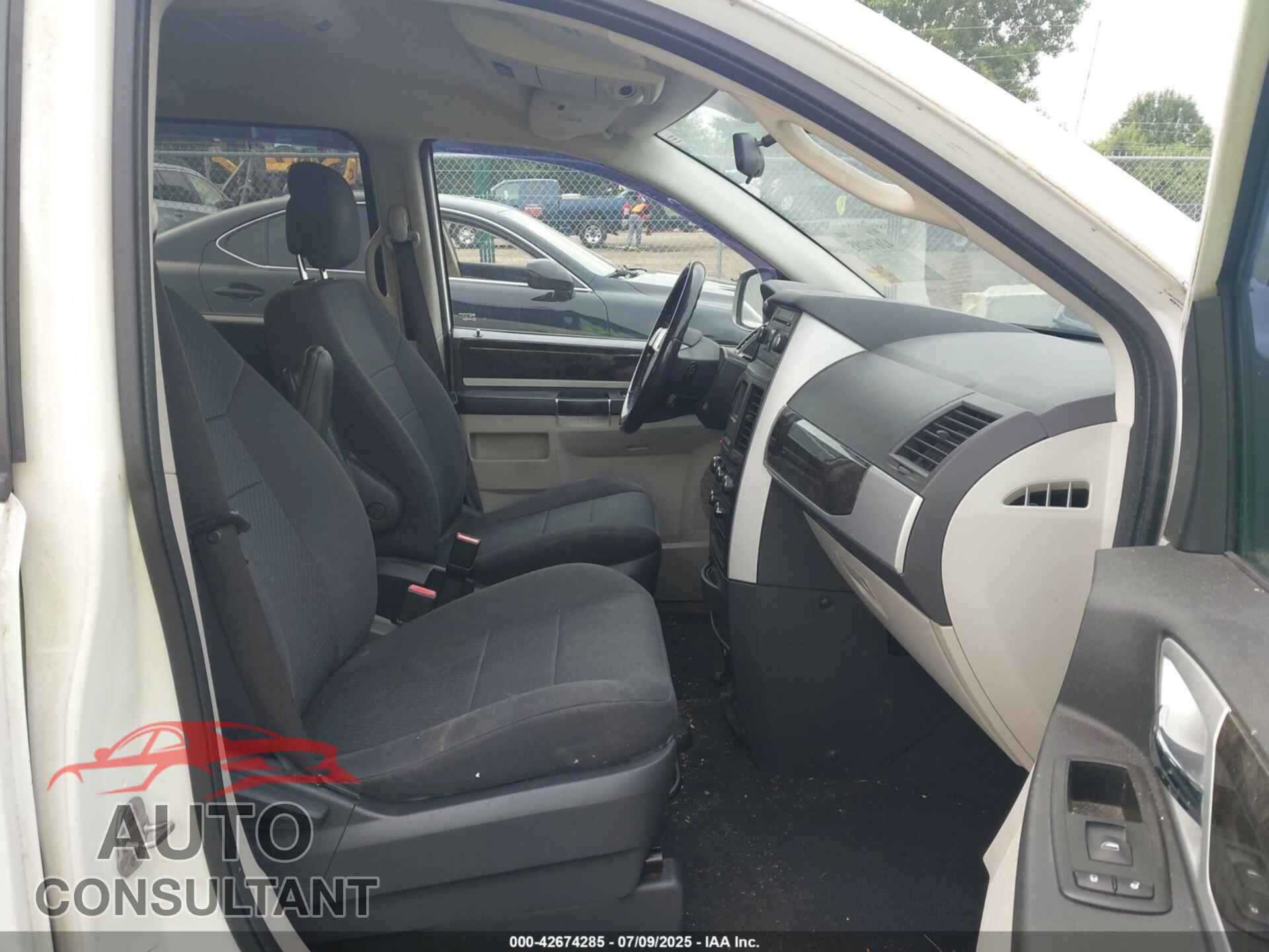 DODGE GRAND CARAVAN 2010 - 2D4RN5D19AR432993