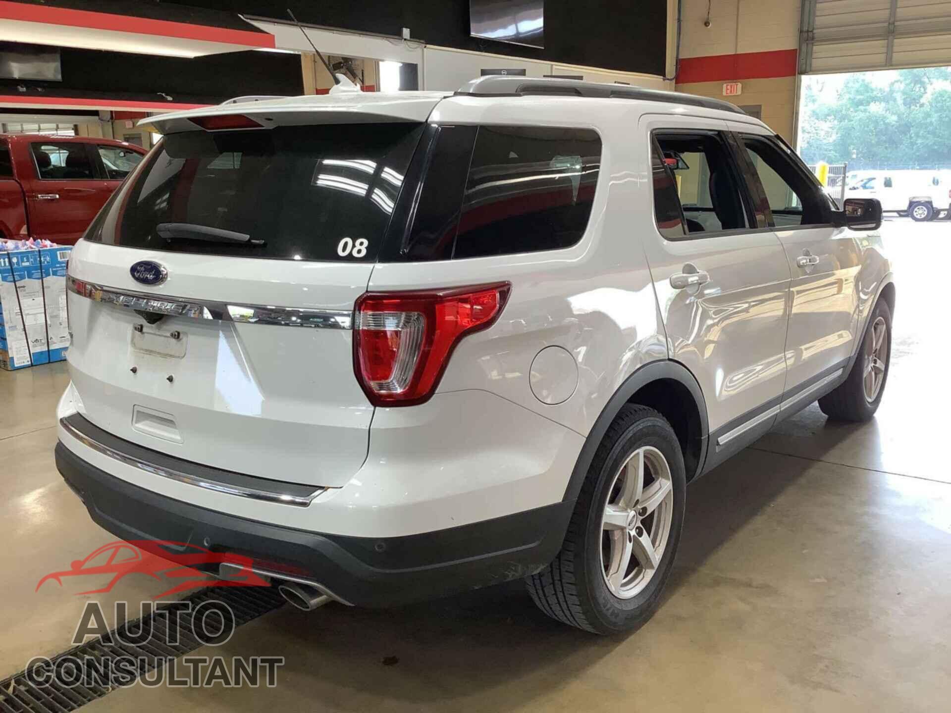 FORD EXPLORER 2018 - 1FM5K7D80JGC01247