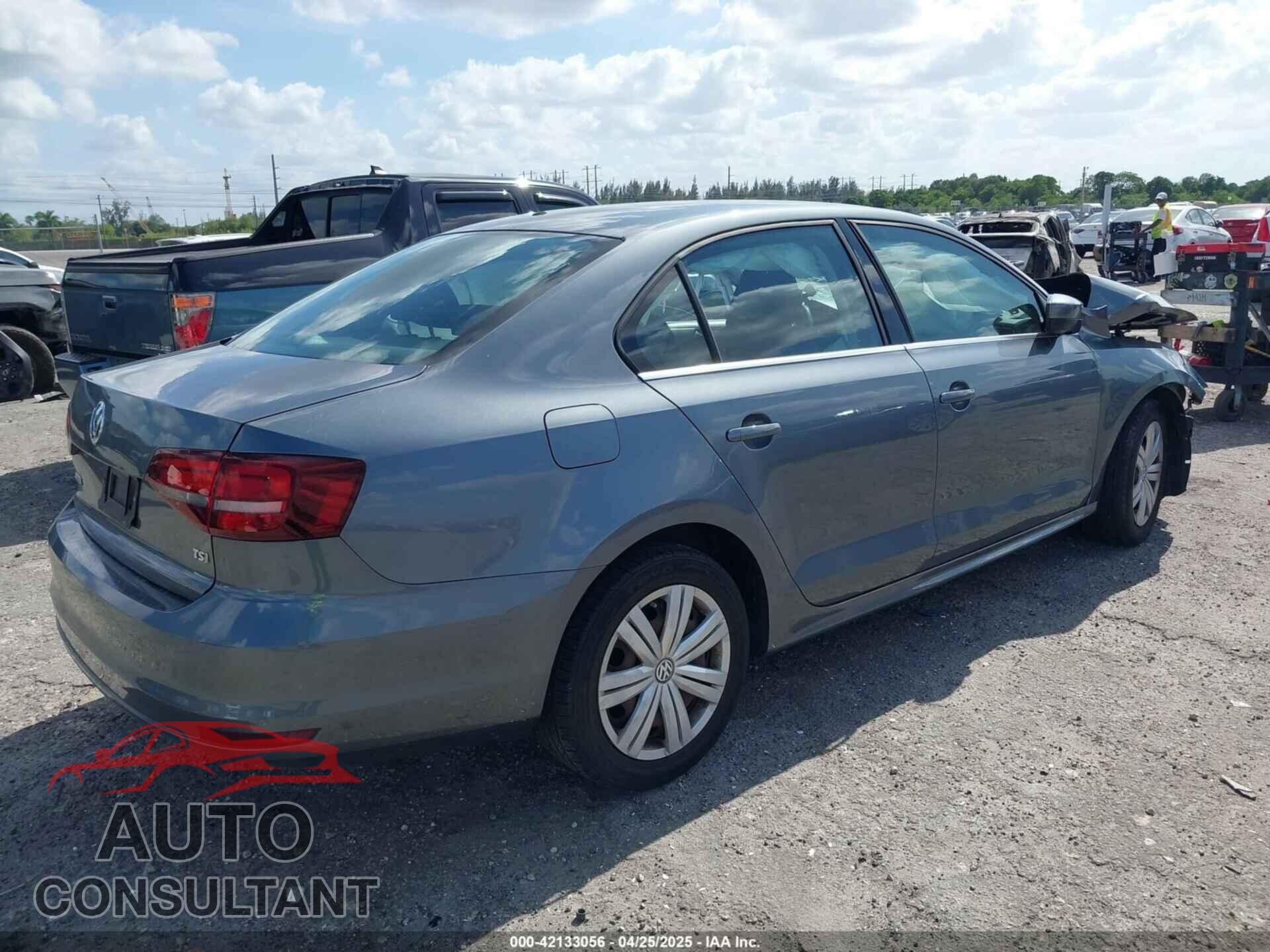 VOLKSWAGEN JETTA 2017 - 3VW2B7AJ7HM212287