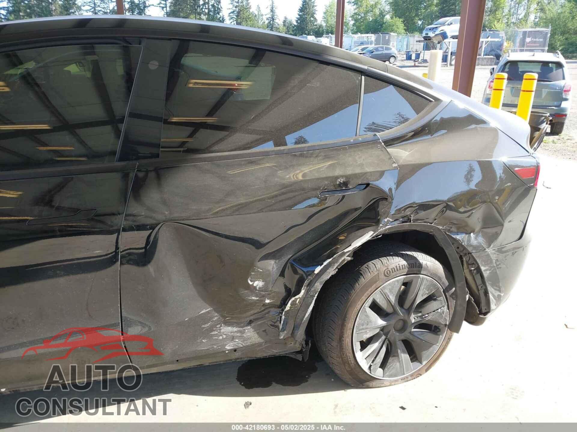 TESLA MODEL Y 2023 - 7SAYGDEE4PF694216