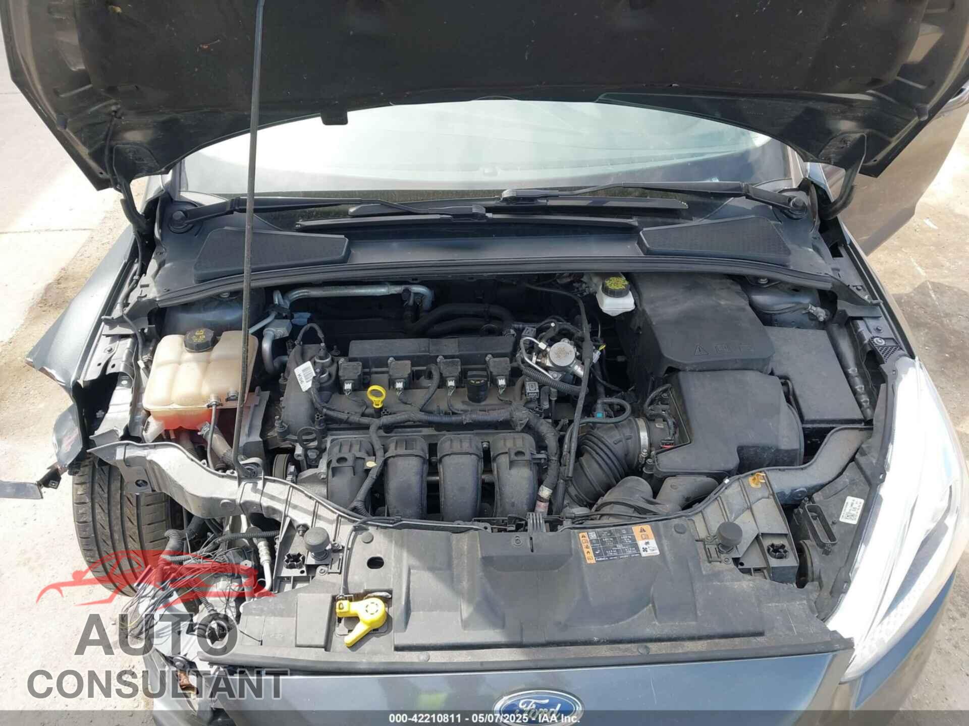 FORD FOCUS 2018 - 1FADP3K23JL332369