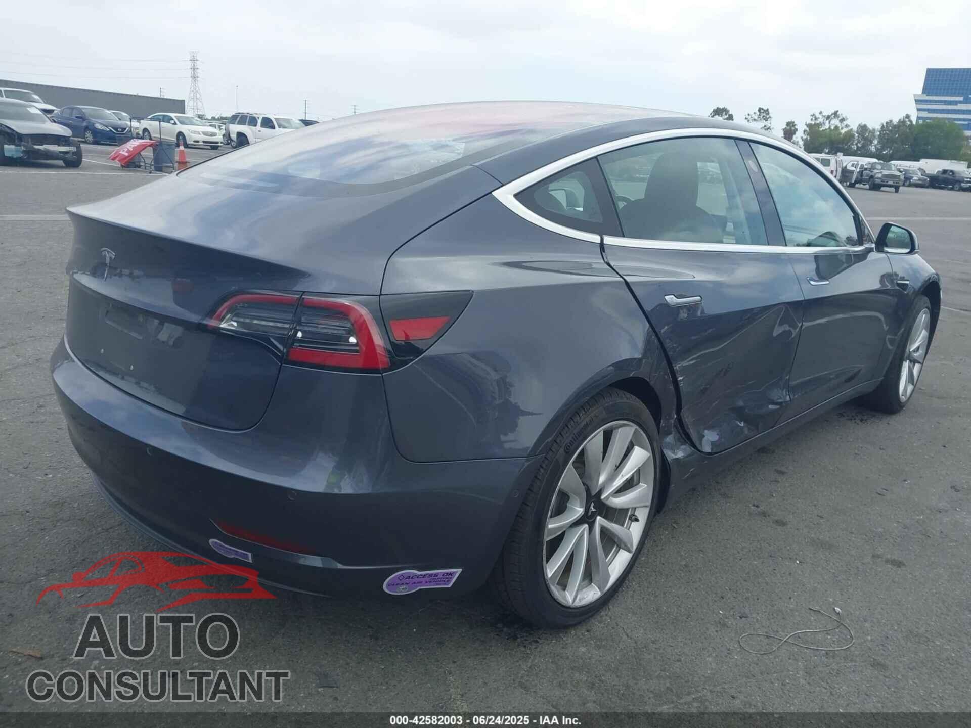 TESLA MODEL 3 2018 - 5YJ3E1EA8JF023745