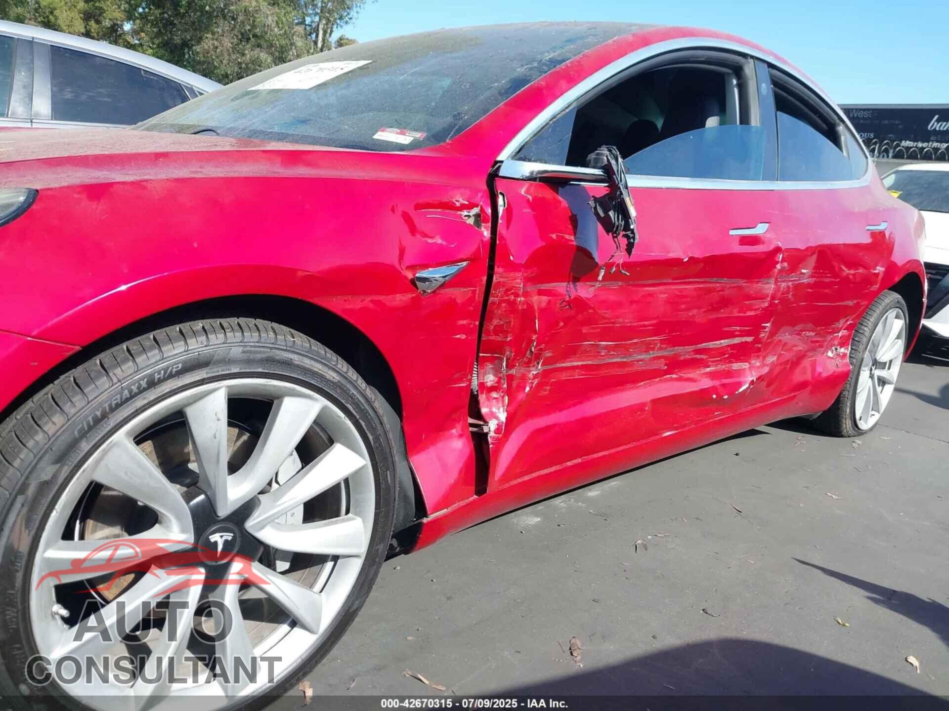 TESLA MODEL 3 2018 - 5YJ3E1EA5JF102855