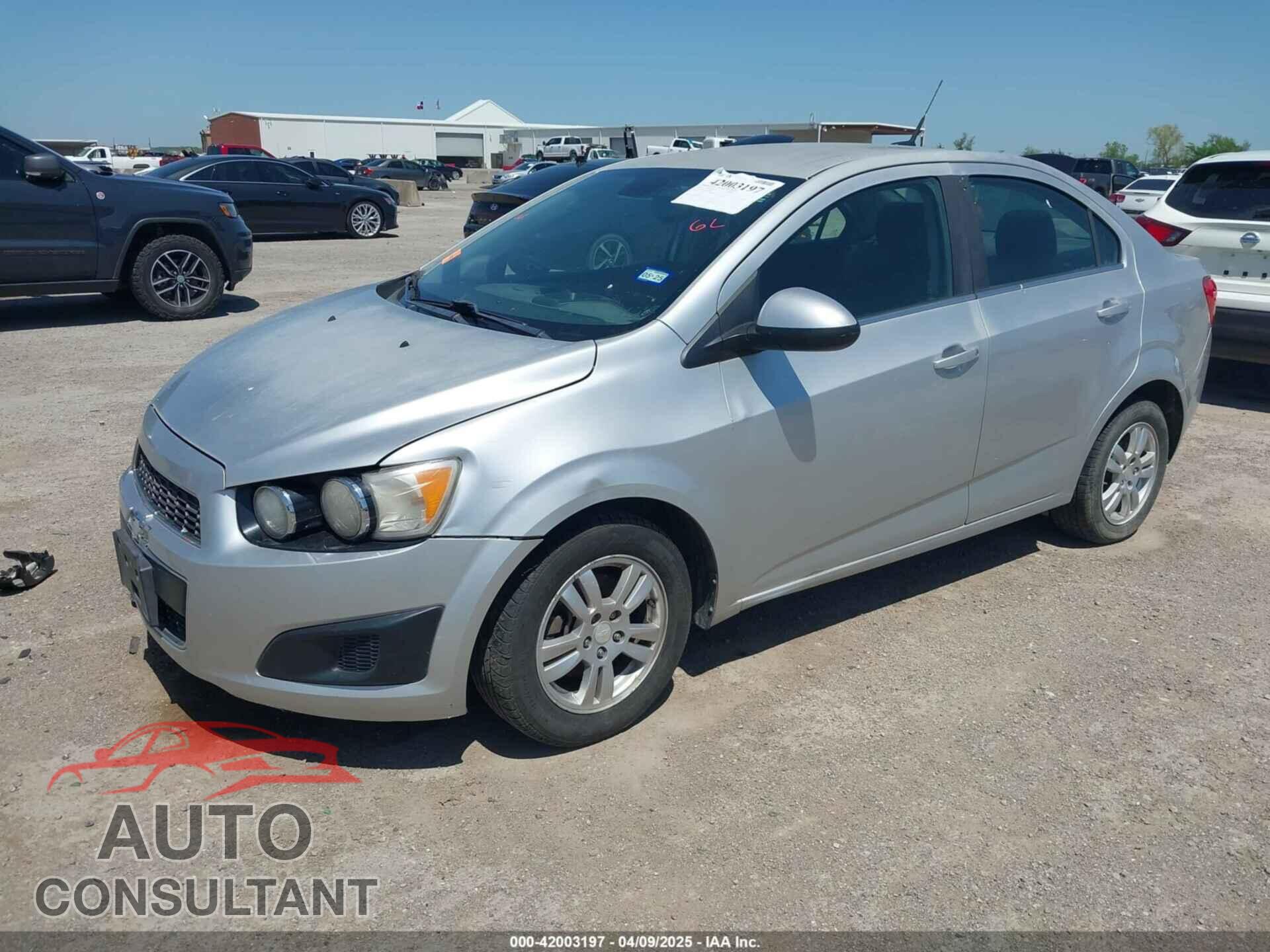 CHEVROLET SONIC 2013 - 1G1JC5SH8D4184686