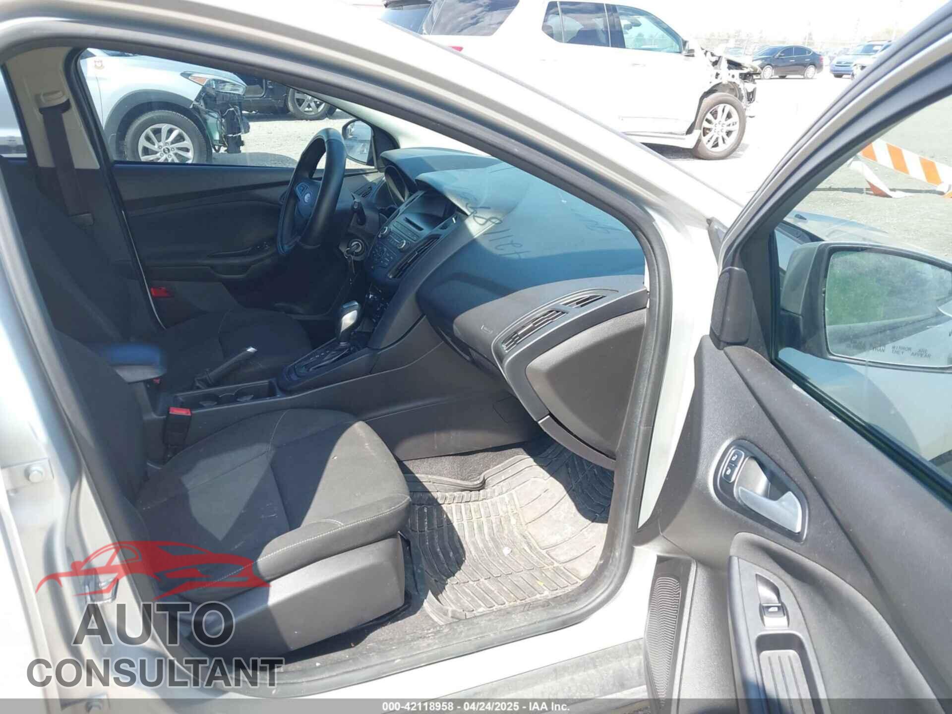 FORD FOCUS 2015 - 1FADP3K20FL288791
