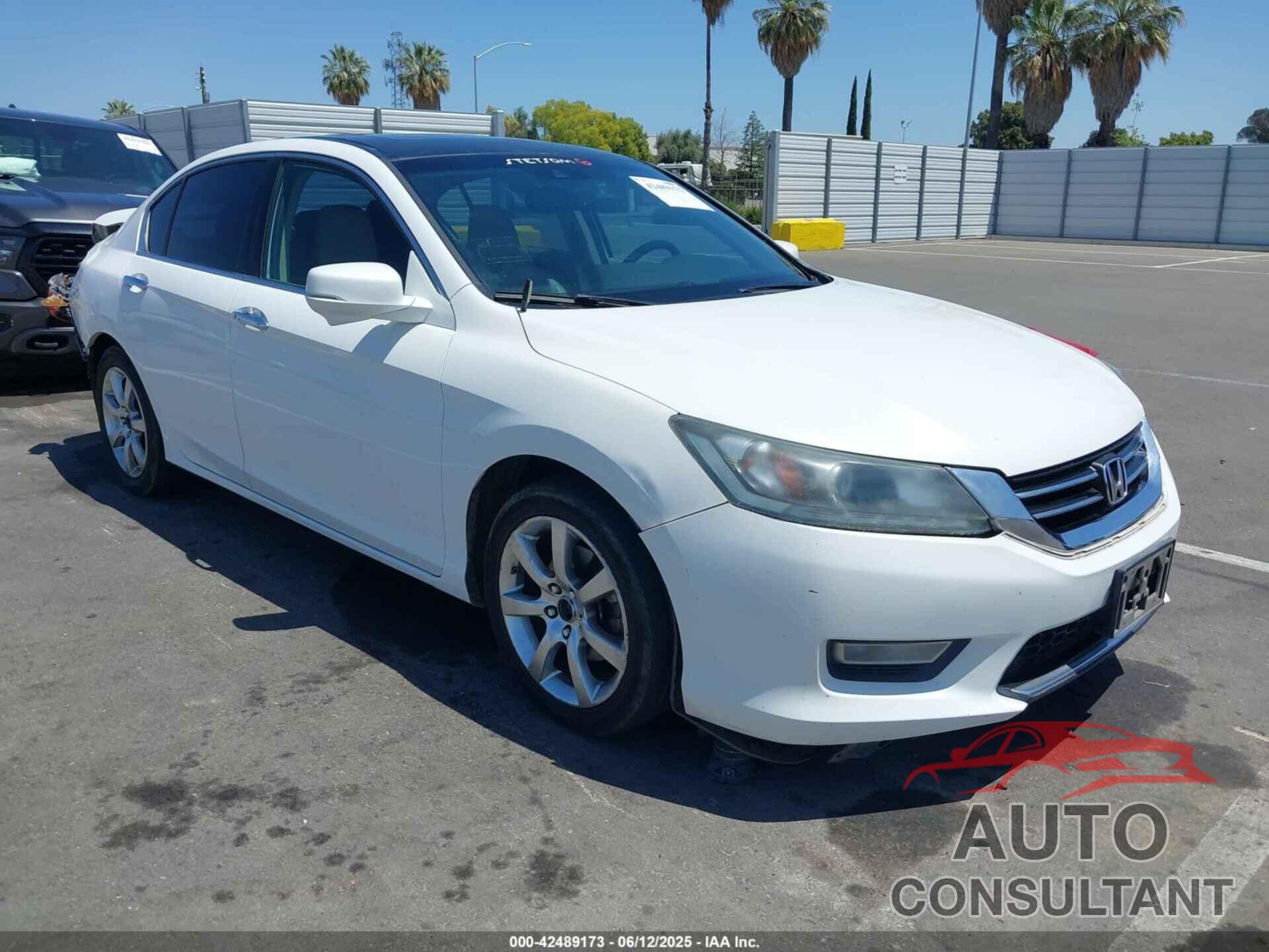 HONDA ACCORD 2013 - 1HGCR3F88DA042502
