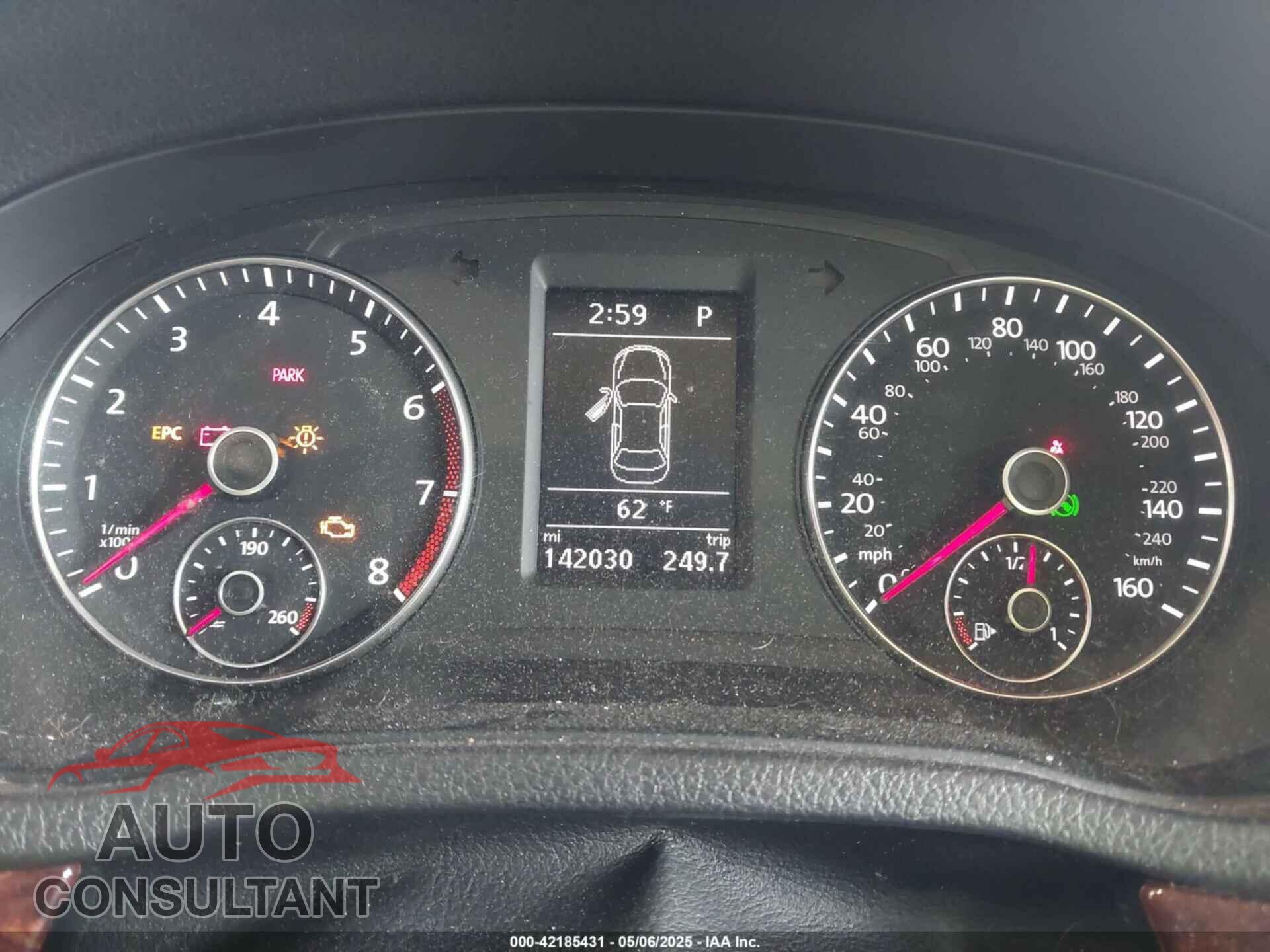 VOLKSWAGEN PASSAT 2013 - 1VWCP7A37DC100365