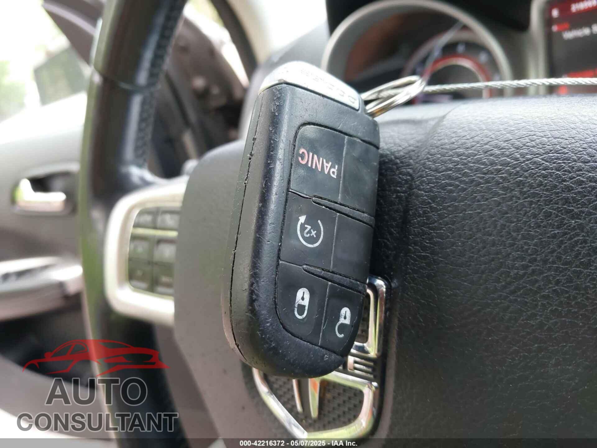 DODGE JOURNEY 2013 - 3C4PDCDG8DT588895