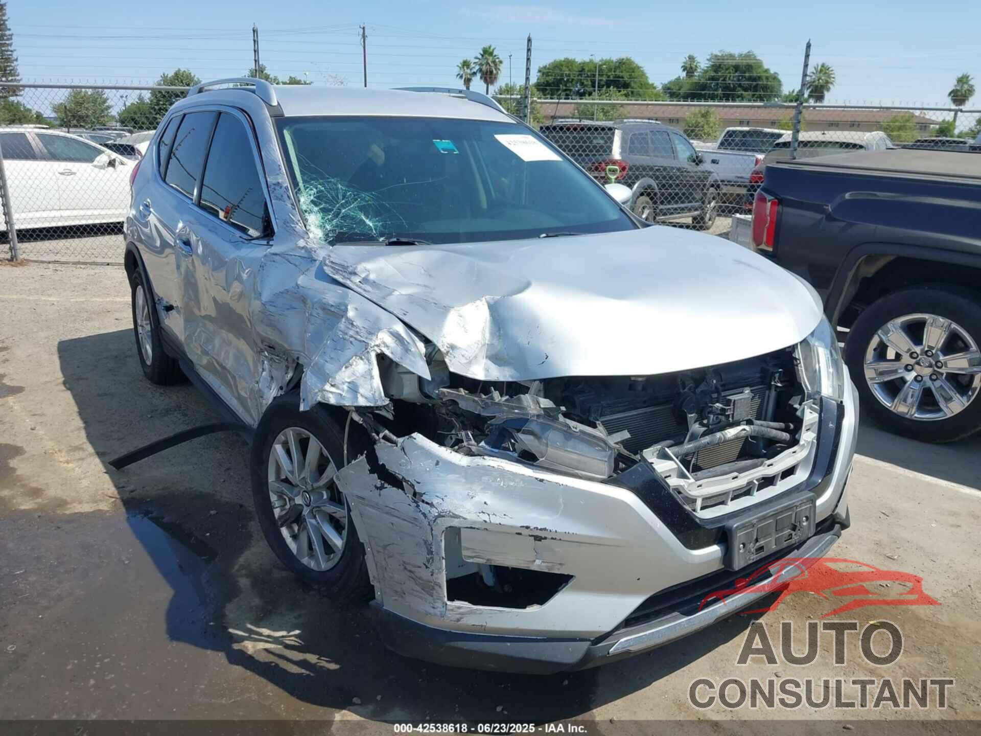NISSAN ROGUE 2017 - KNMAT2MT9HP586227
