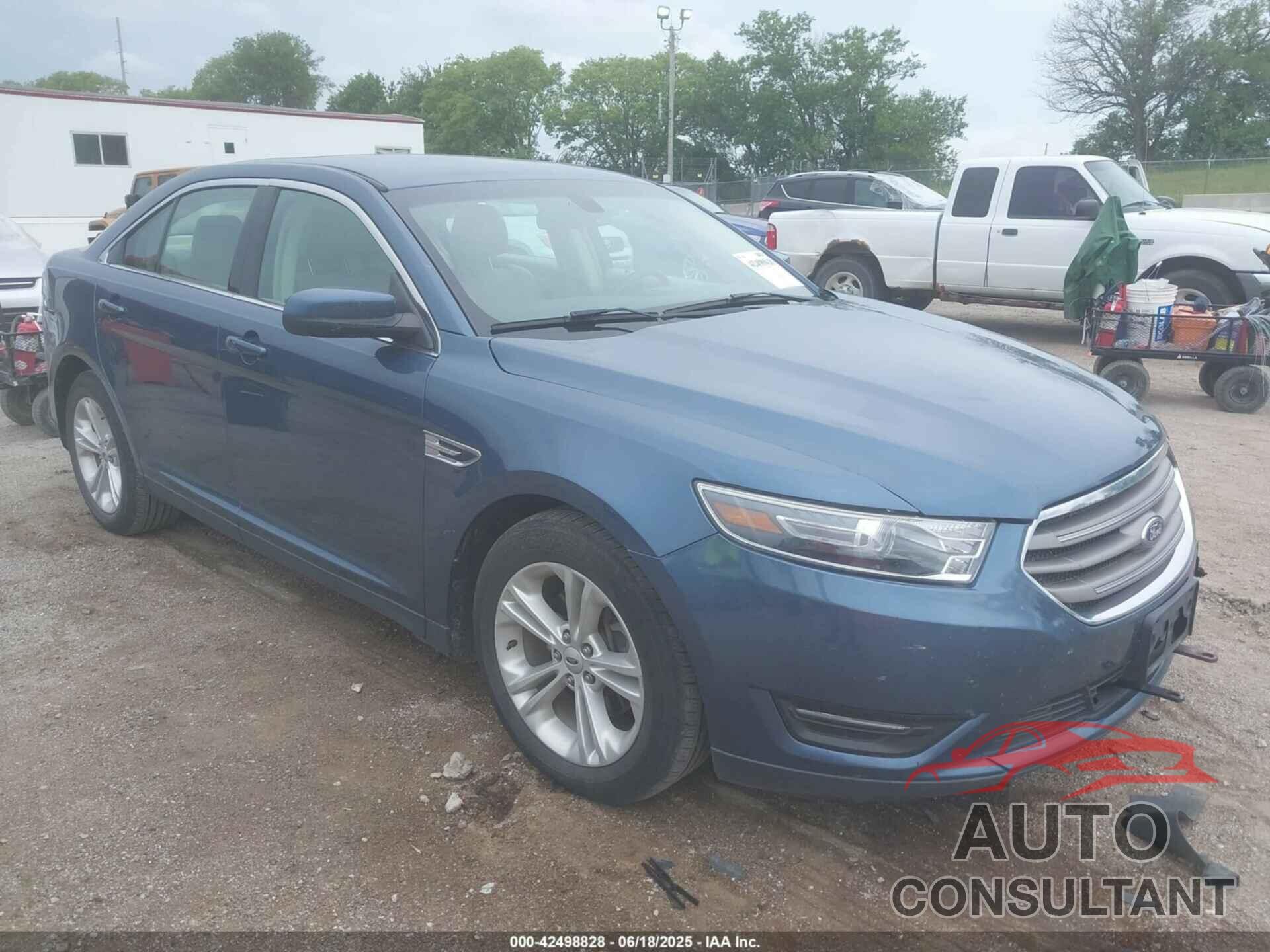 FORD TAURUS 2018 - 1FAHP2E82JG132703