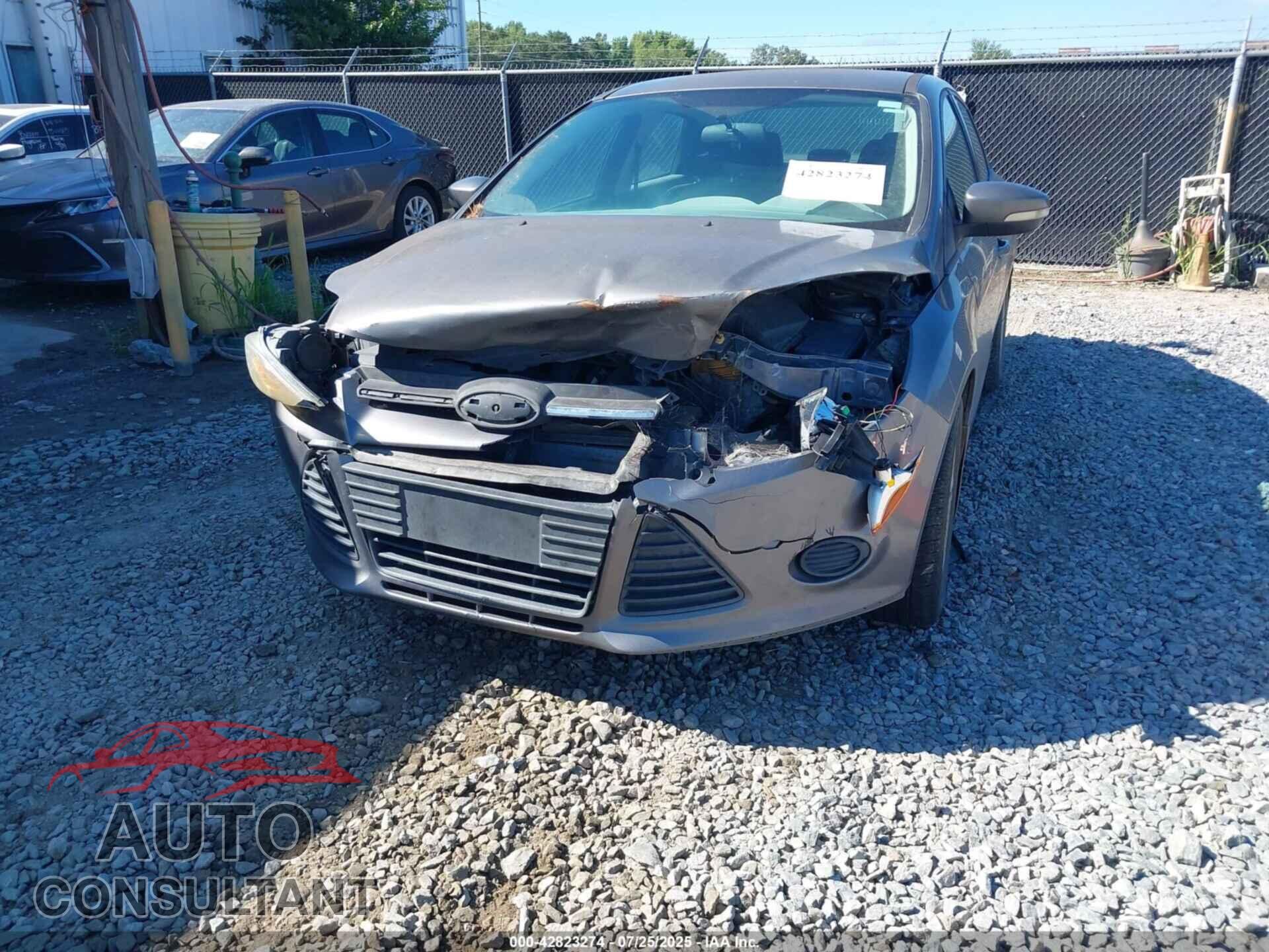 FORD FOCUS 2014 - 1FADP3F2XEL447275
